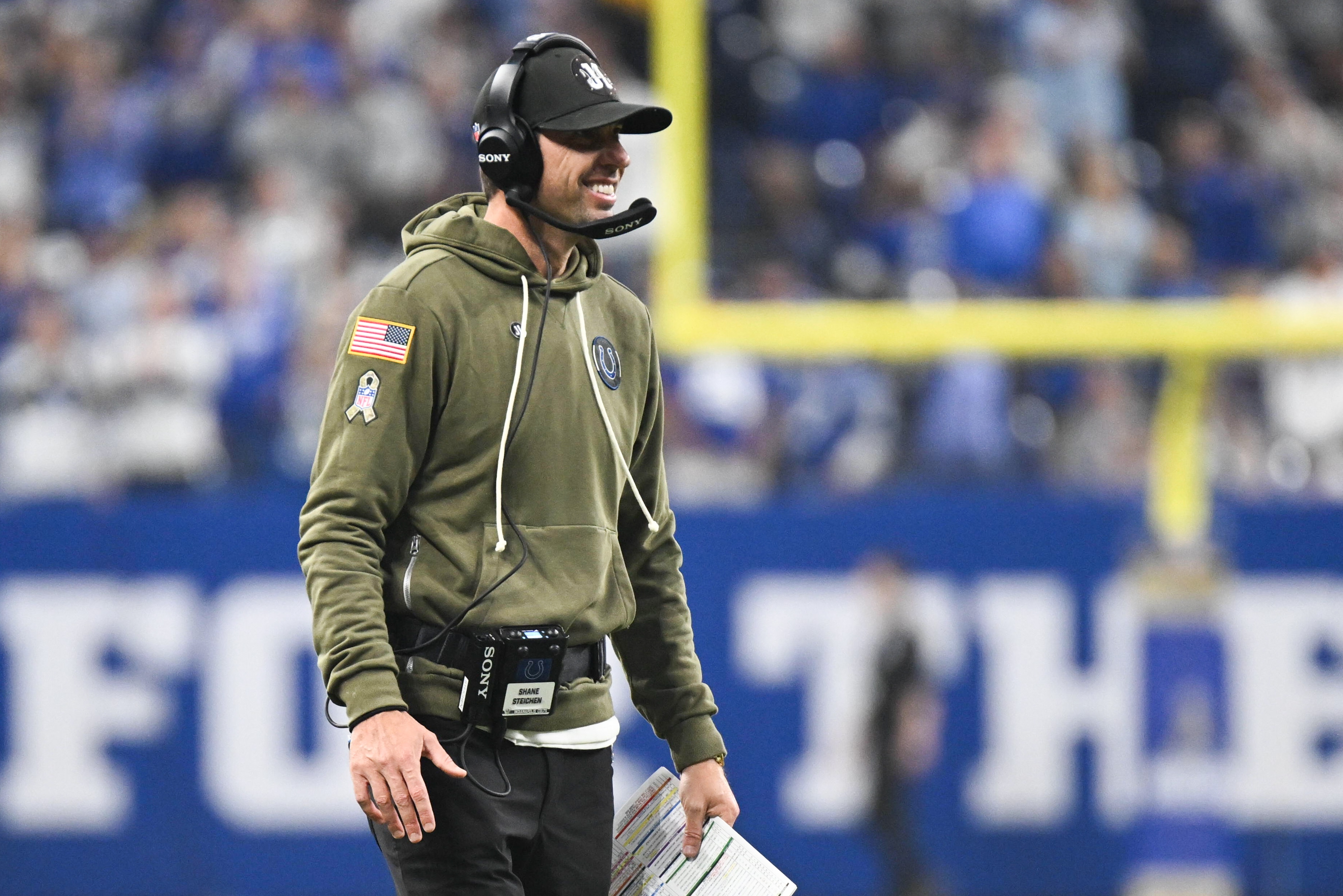 NFL Coach of the Year Odds & Favorites 2025-26: Steichen Leads Over Vrabel, Macdonald