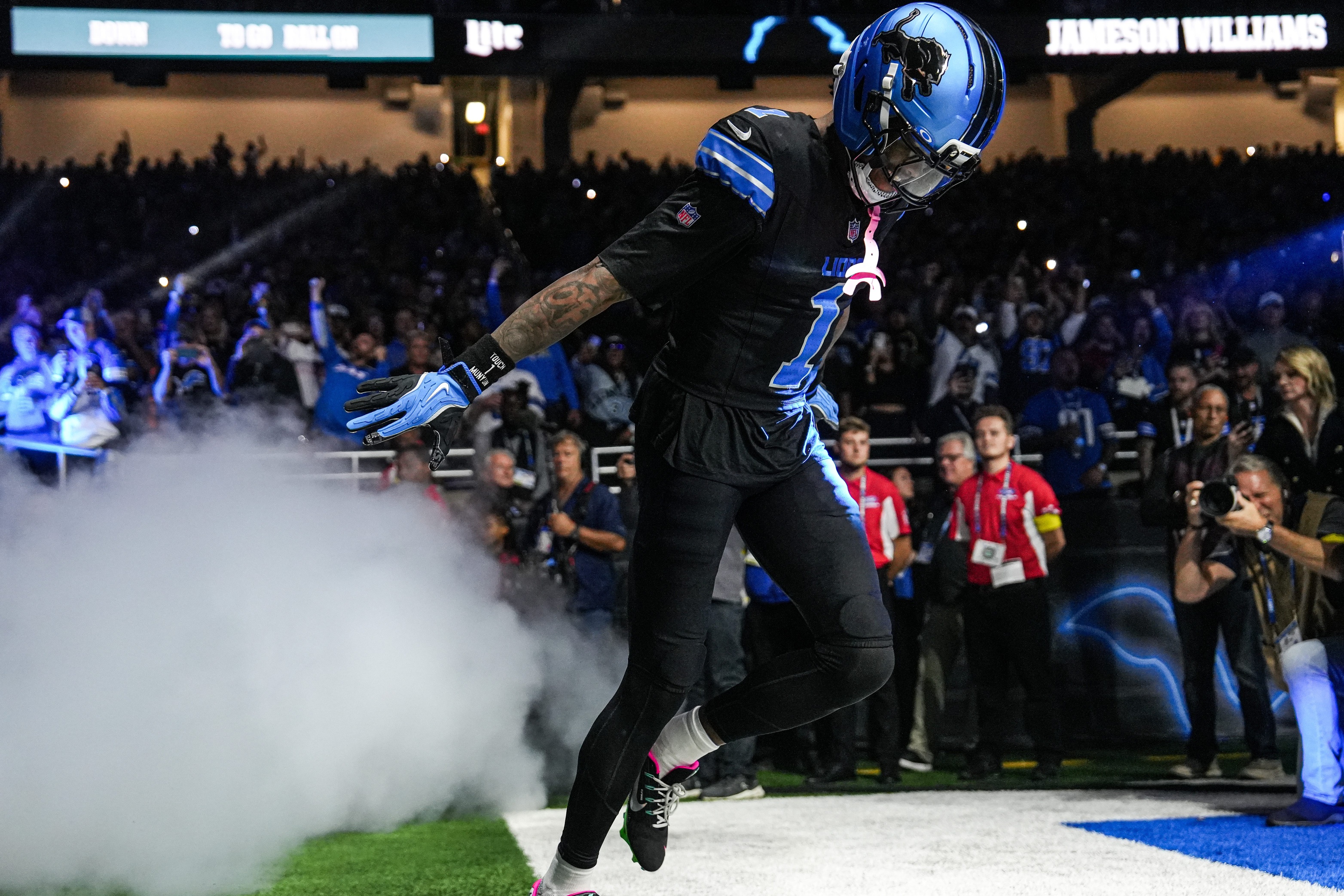 NFL Anytime Touchdown Scorer Predictions: Best Bets to Score a TD in Week 9