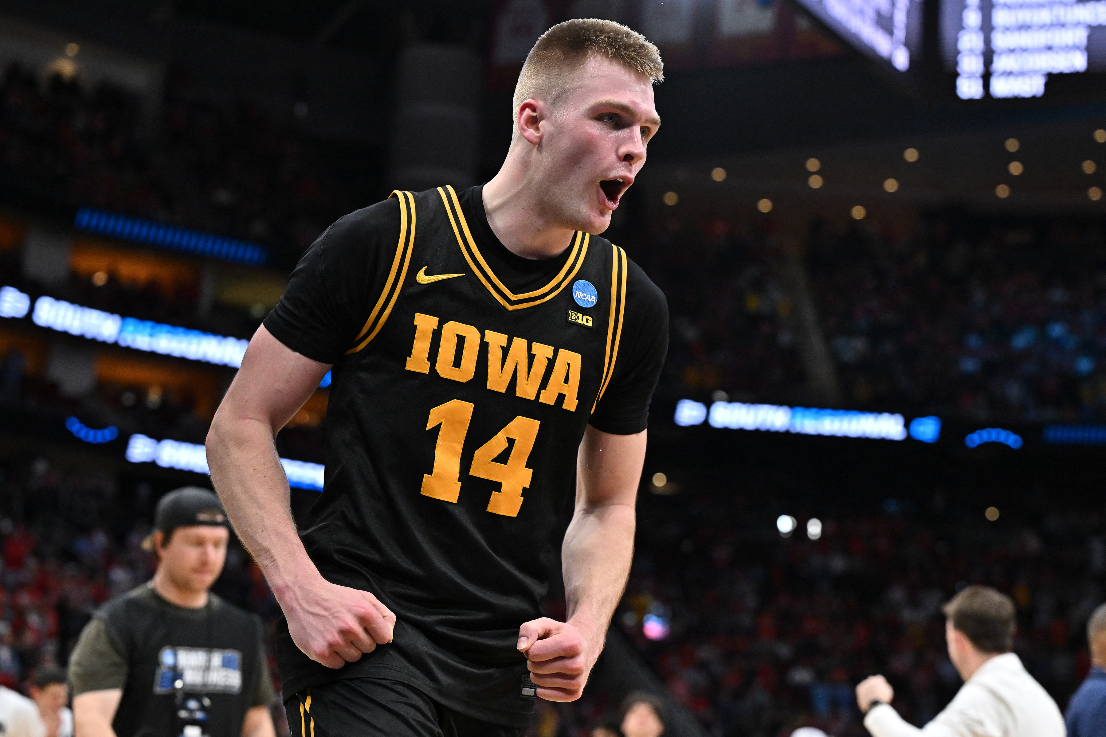 Iowa Hawkeyes guard Bennett Stirtz reacts after beating the Nebraska Cornhuskers, and we're backing his team to cover as underdogs today with our Iowa vs. Illinois prediction.