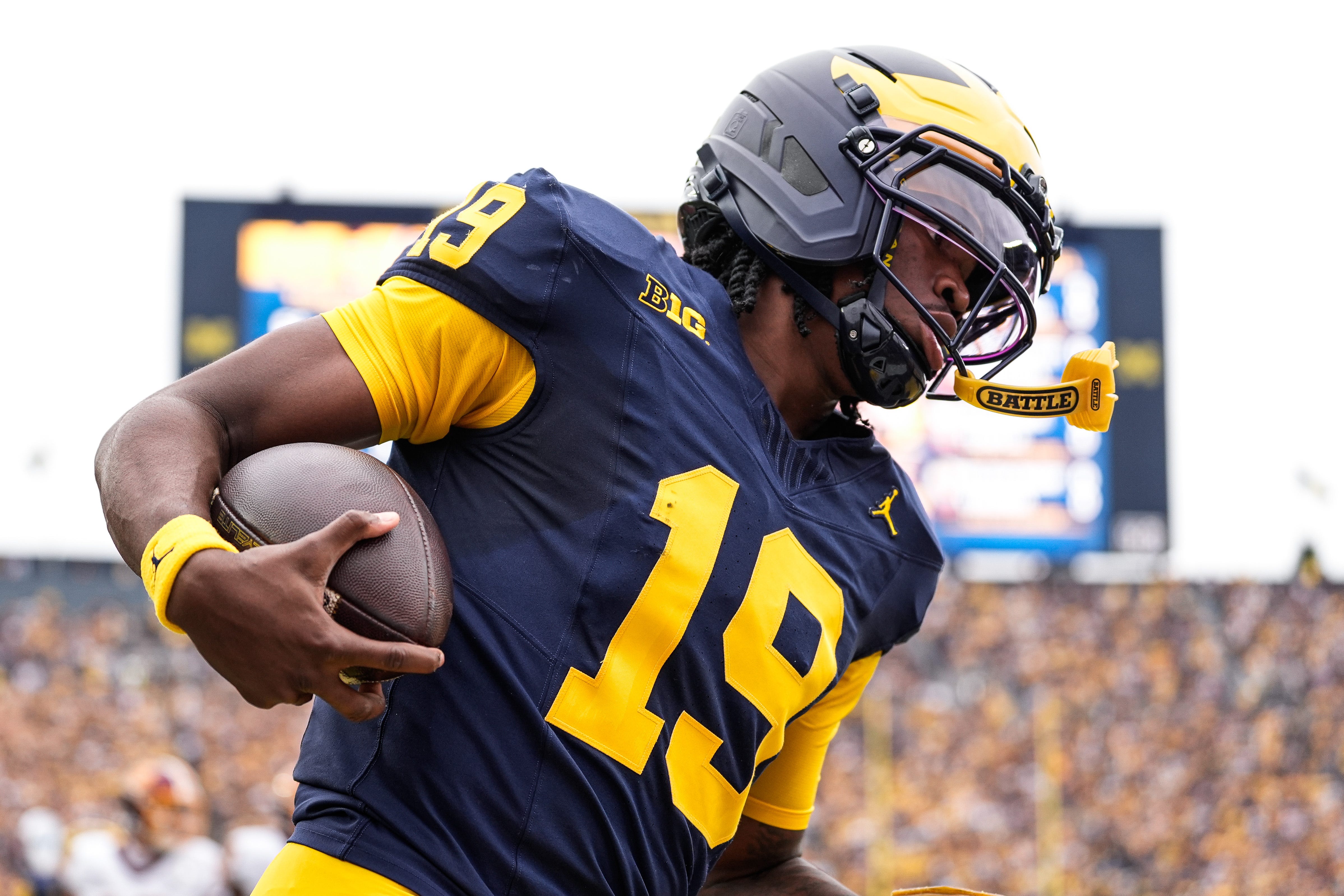 College Football AI Predictions Week 4: ATS Picks & Score Projections for Saturday