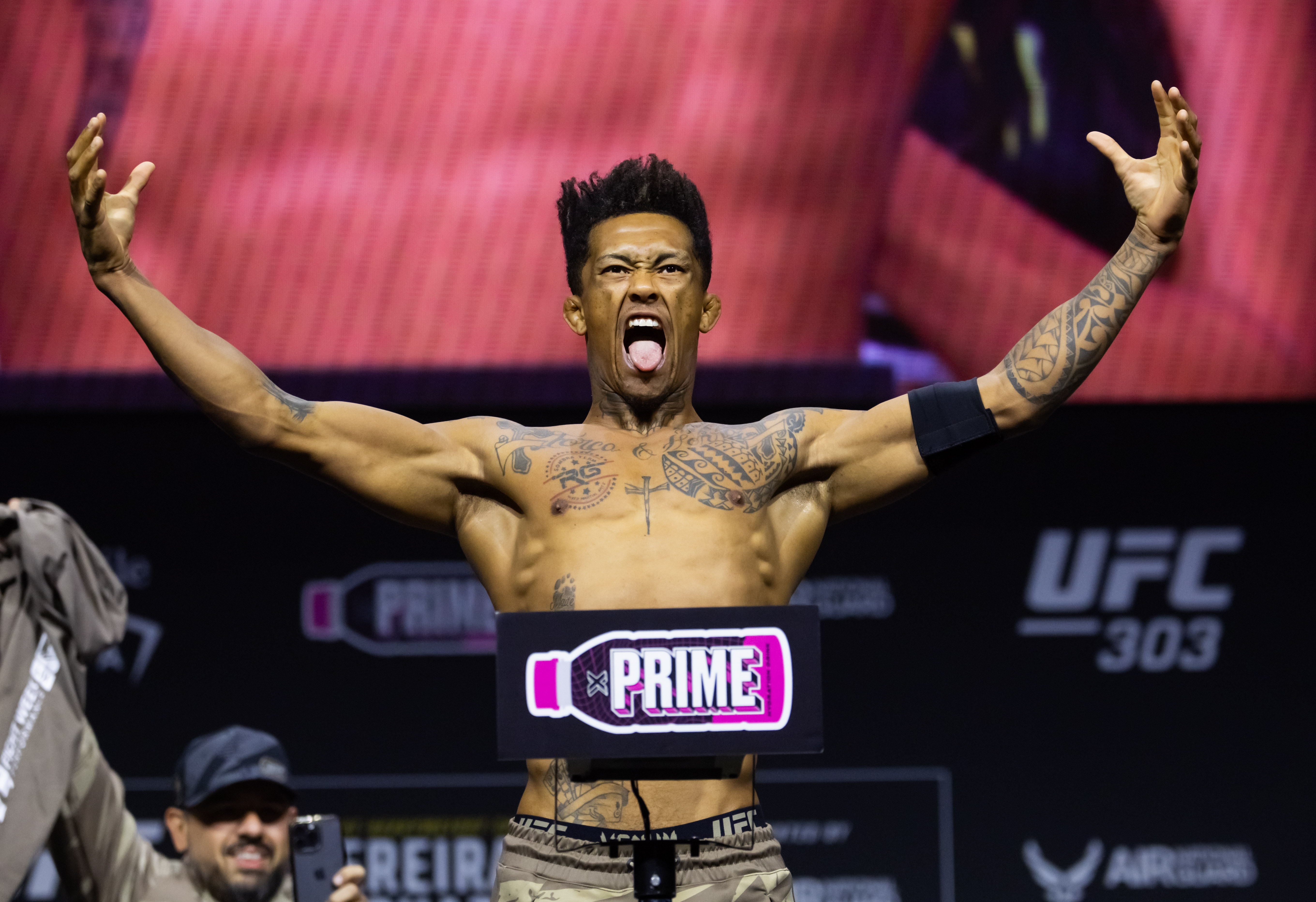 Vinicius Oliveira flexes as we break down our UFC Fight Night predictions and best bets.