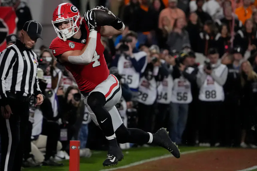Georgia tight end Oscar Delp makes a catch for another touchdown as we make our Notre Dame vs. Georgia touchdown predictions.