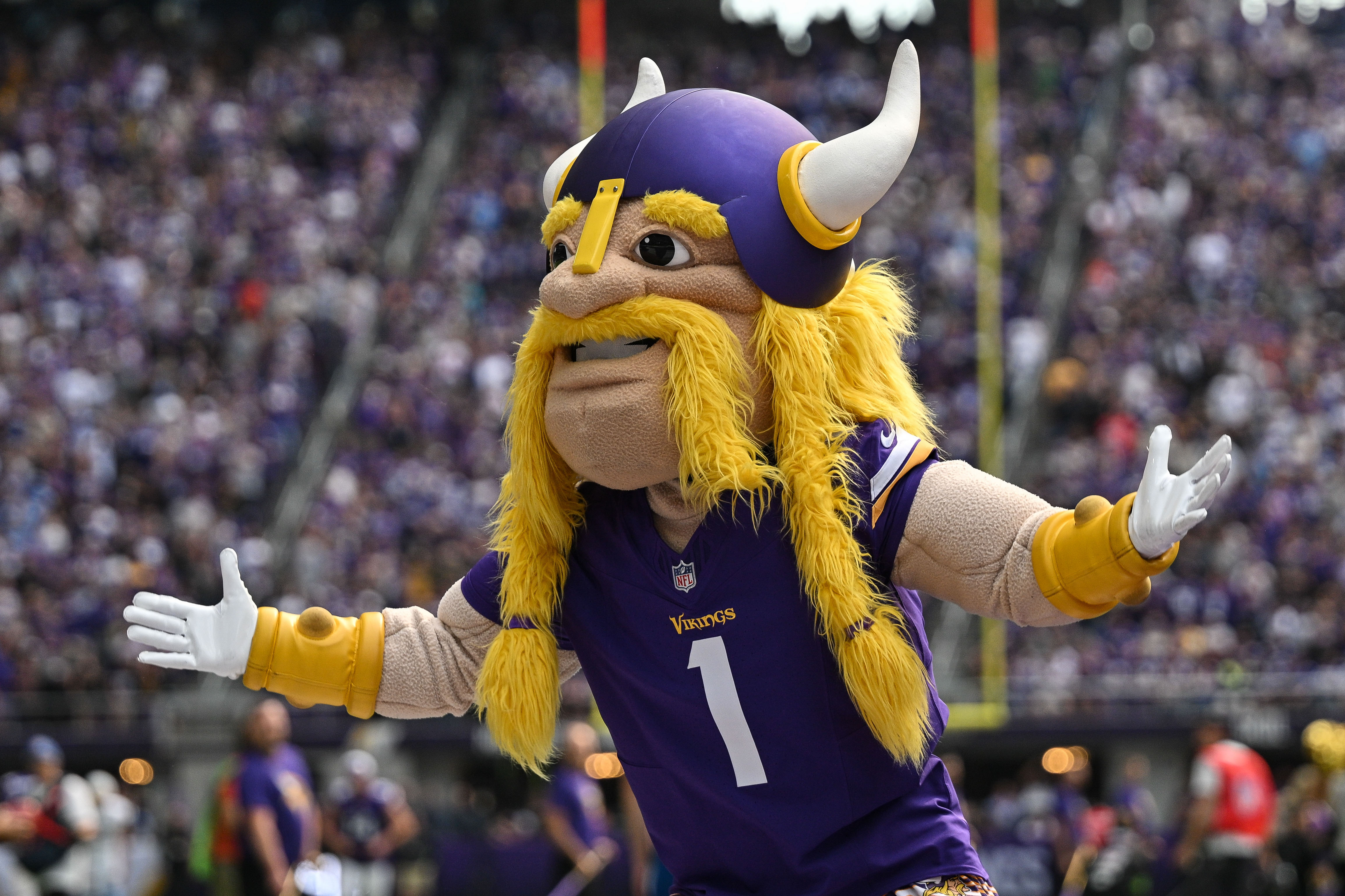 NFL Odds Week 5: Betting Lines, Spreads & Totals for Every Game