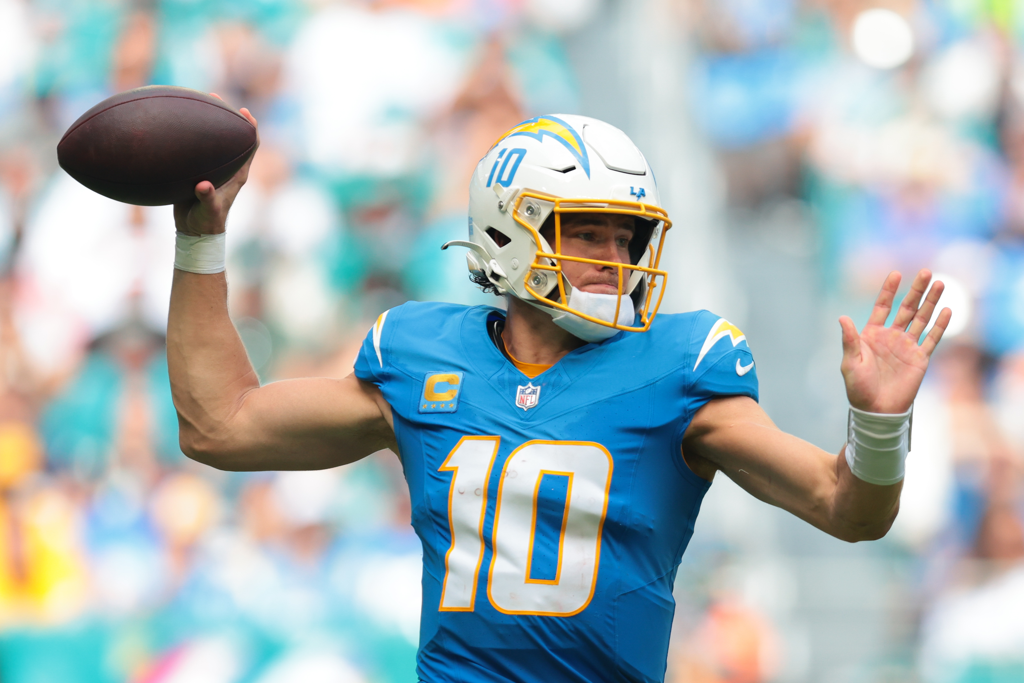 Vikings vs. Chargers Prediction & Picks Tonight: Latest Odds for Thursday Night Football Week 8