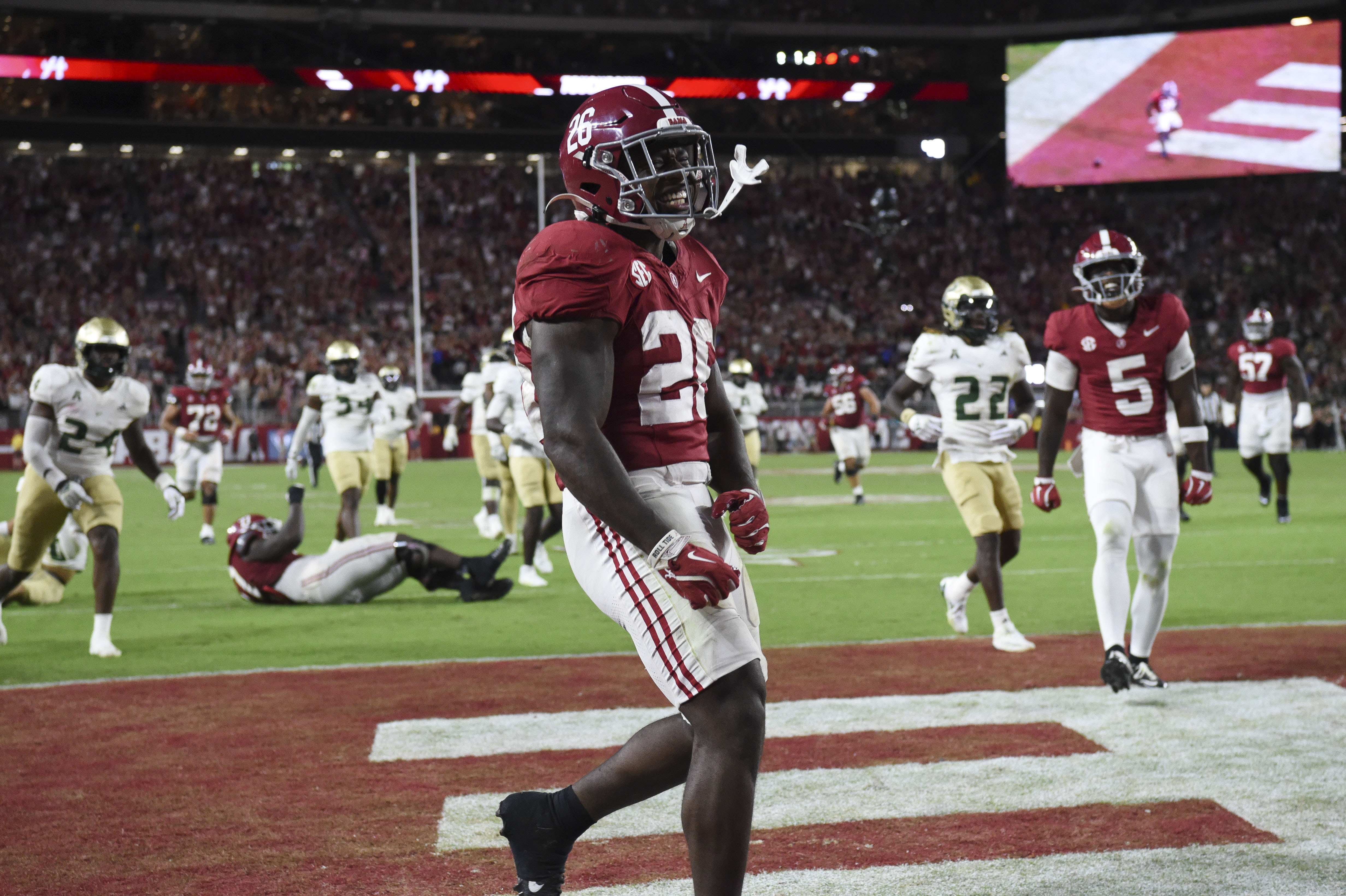 Alabama vs. Wisconsin Predictions, Picks & Odds: Week 3