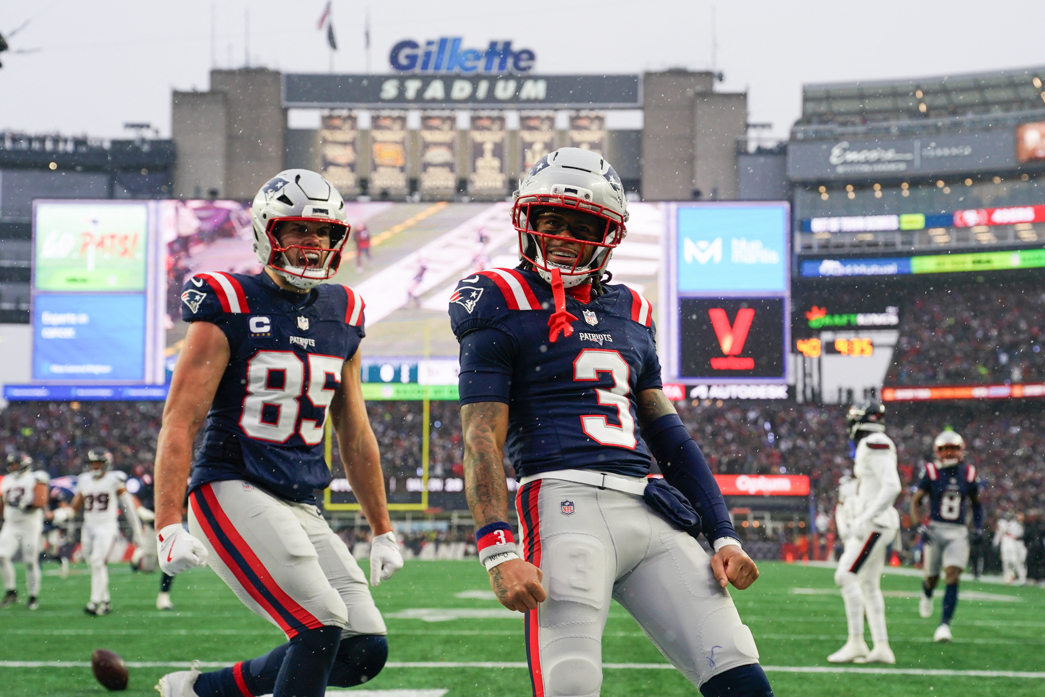 New England Patriots wide receiver DeMario Douglas celebrates a touchdown as we make our Patriots vs. Broncos early prediction.