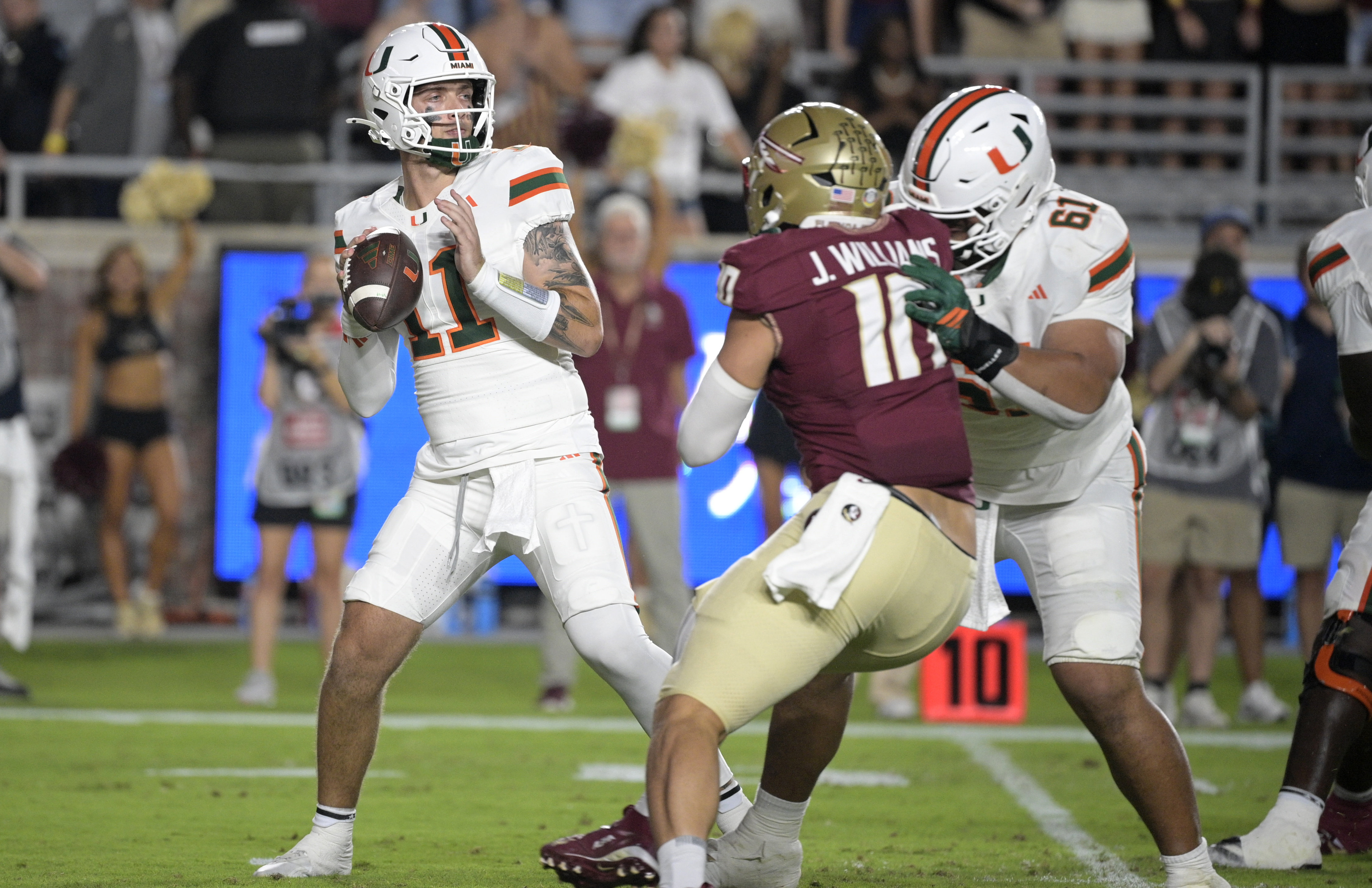 Heisman Trophy Odds 2025: Dante Moore Leads as Simpson, Beck Close Gap After Week 6