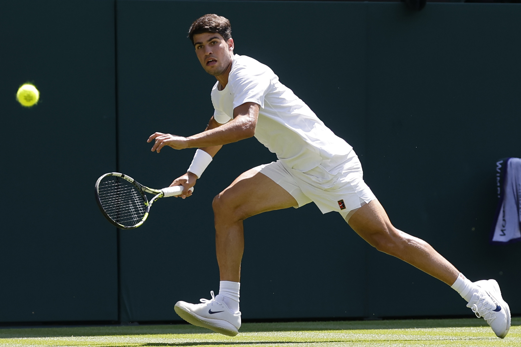 Oliver Tarvet vs. Carlos Alcaraz Prediction, Odds & Best Bet: Wimbledon 2025 Expert Picks