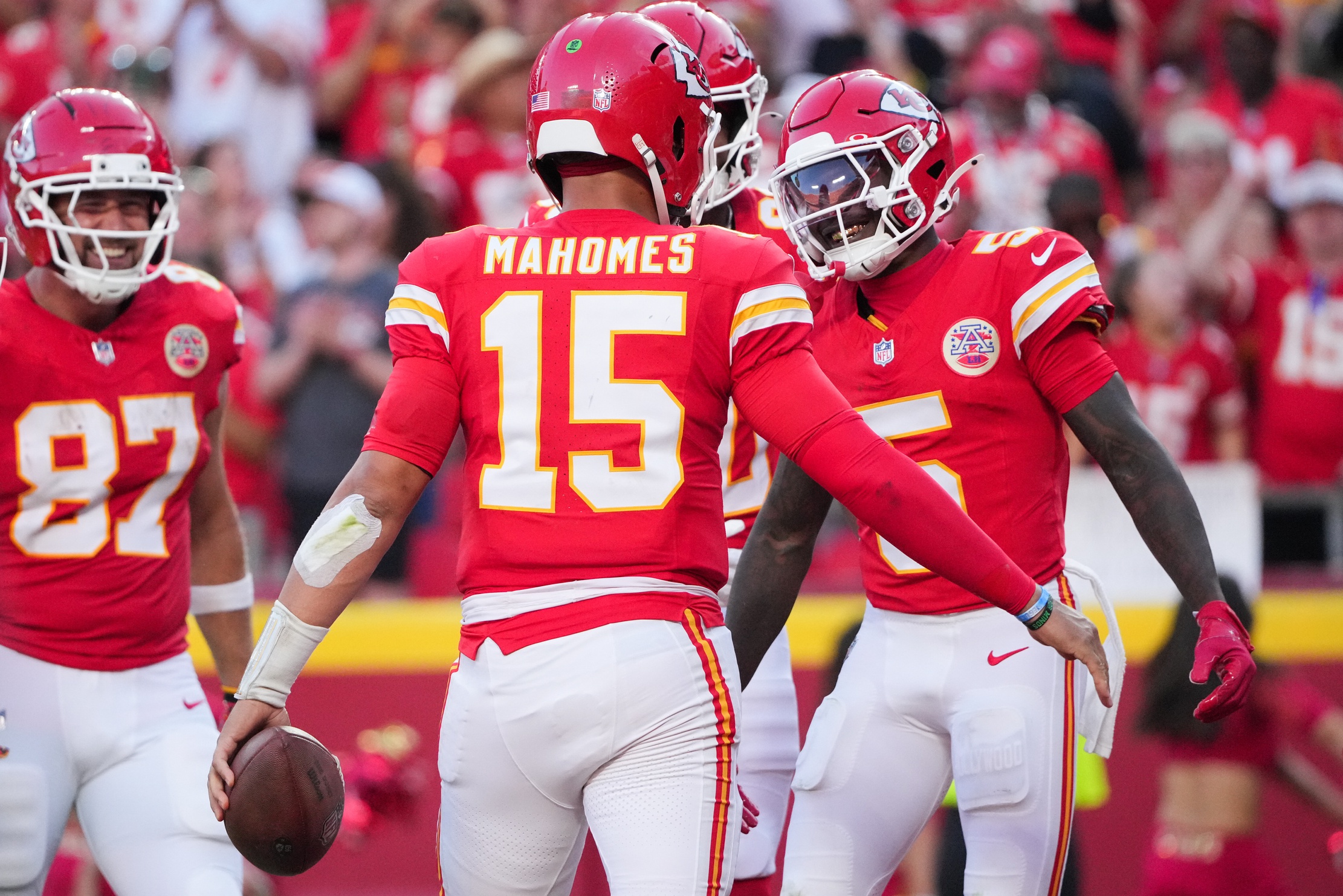 NFL Picks Against the Spread: Week 5 Best Bets & ATS Predictions for All 14 Games