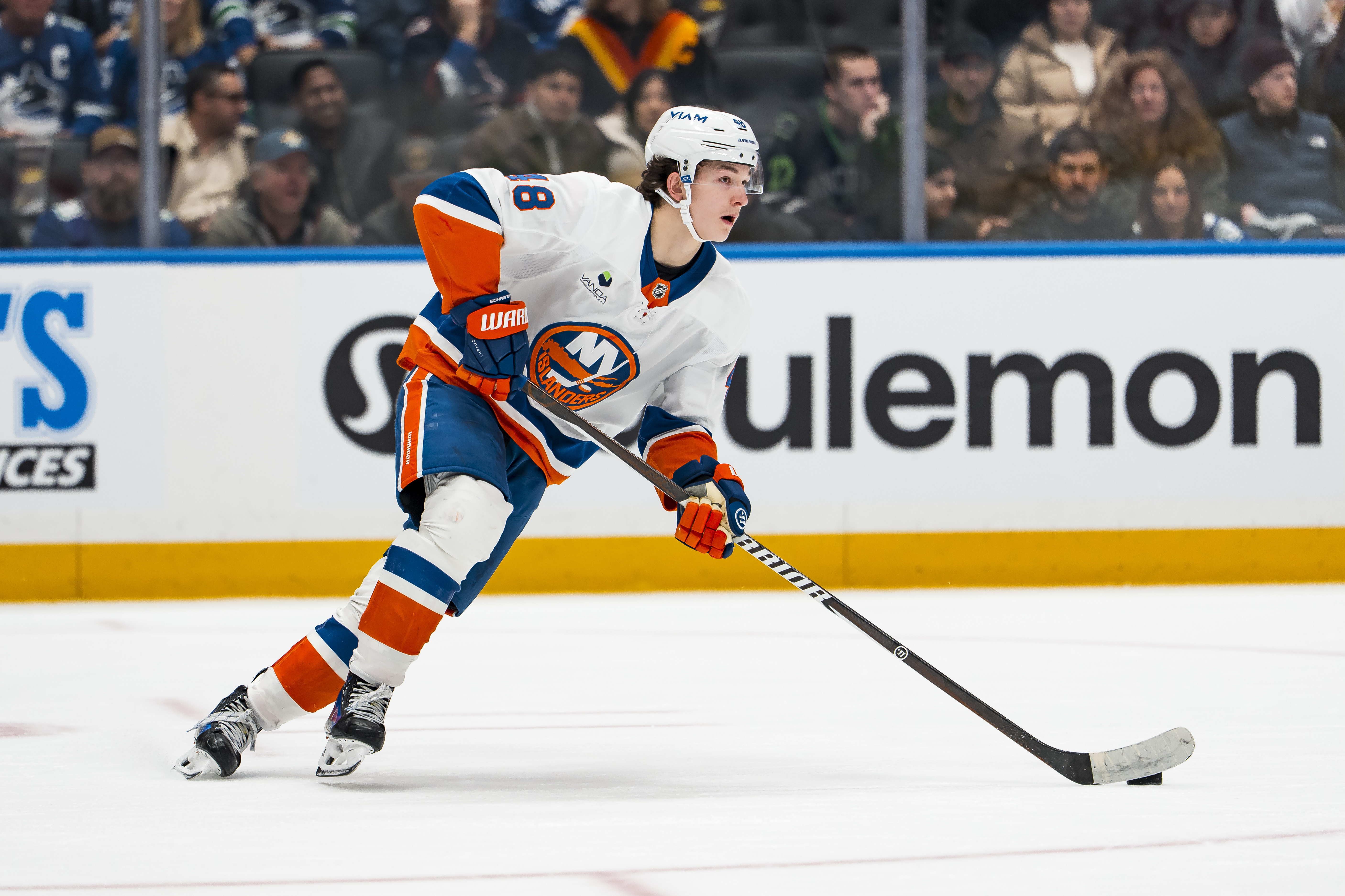 Matthew Schaefer in action as we provide the Calder Trophy odds and favorites. 