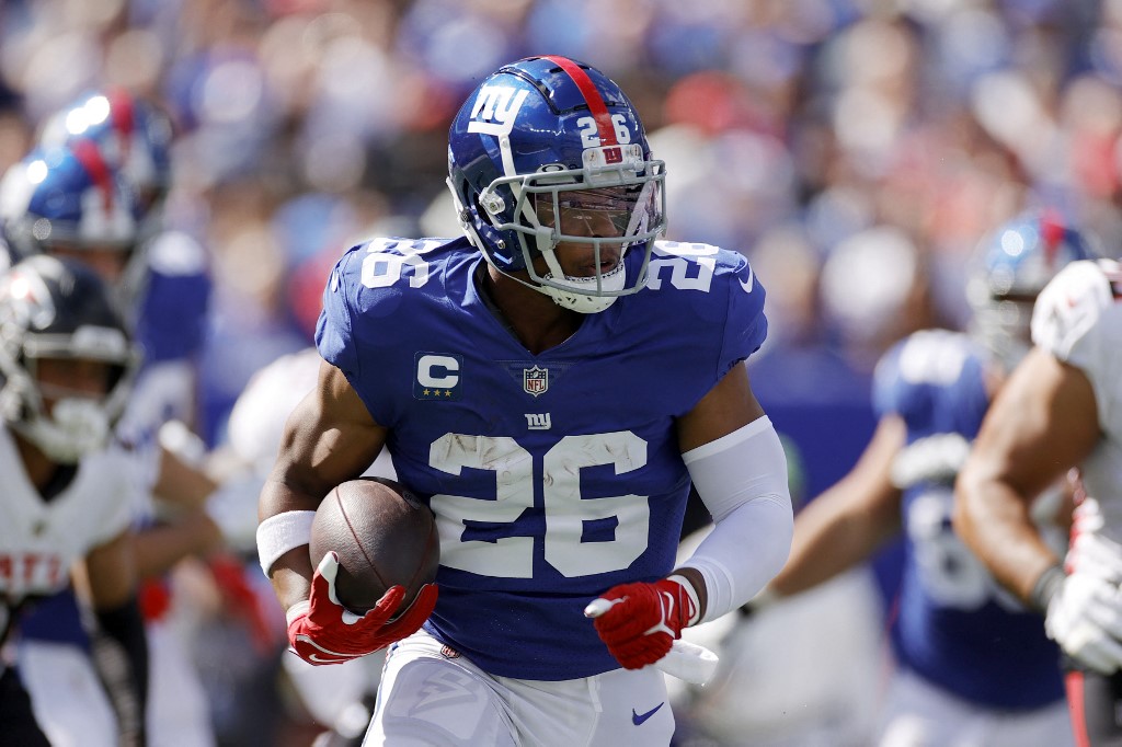 Photos: The Giants host the Panthers in the home opener at MetLife Stadium