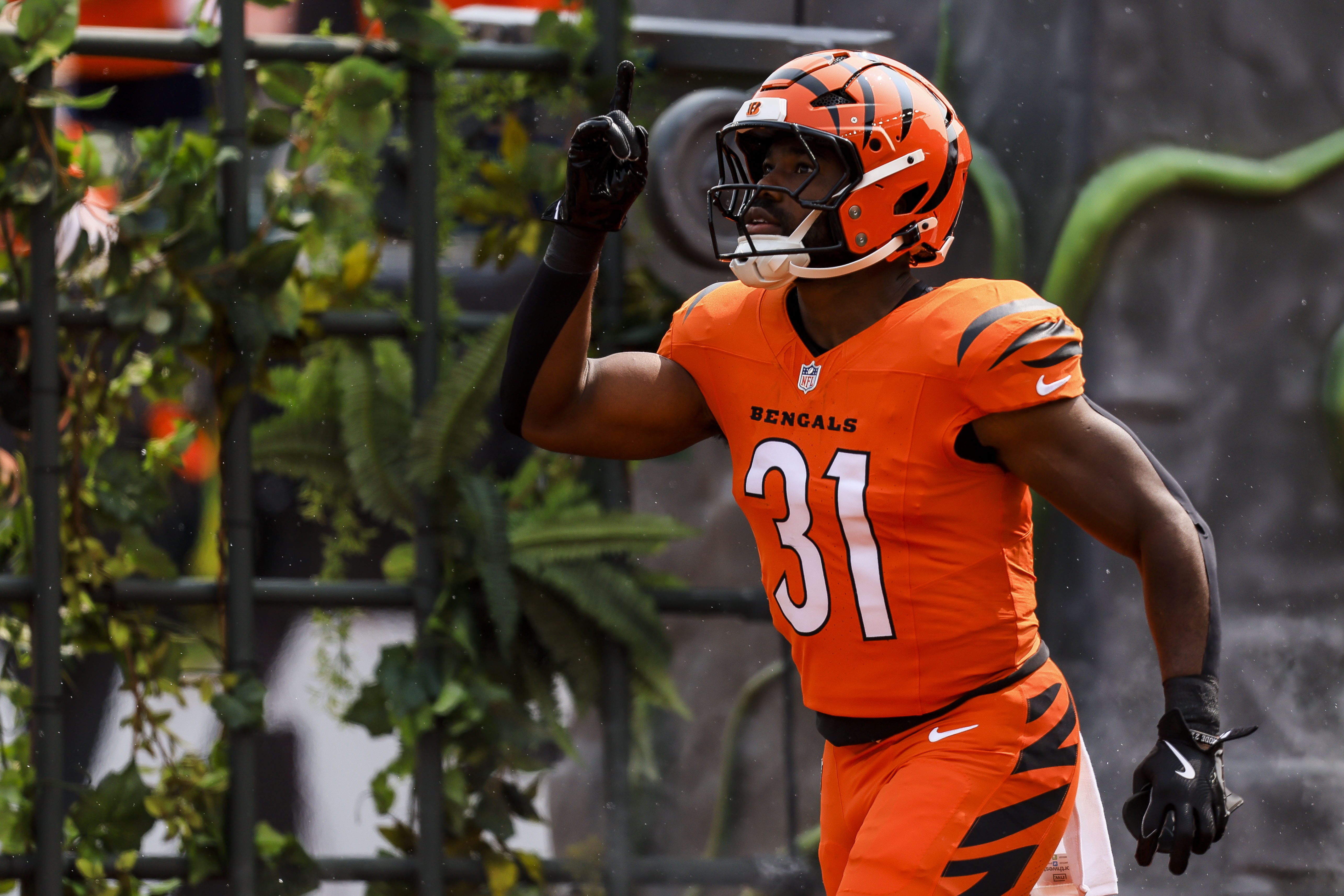 Commanders vs. Bengals Prediction, MNF Picks & Odds: Monday Night Football