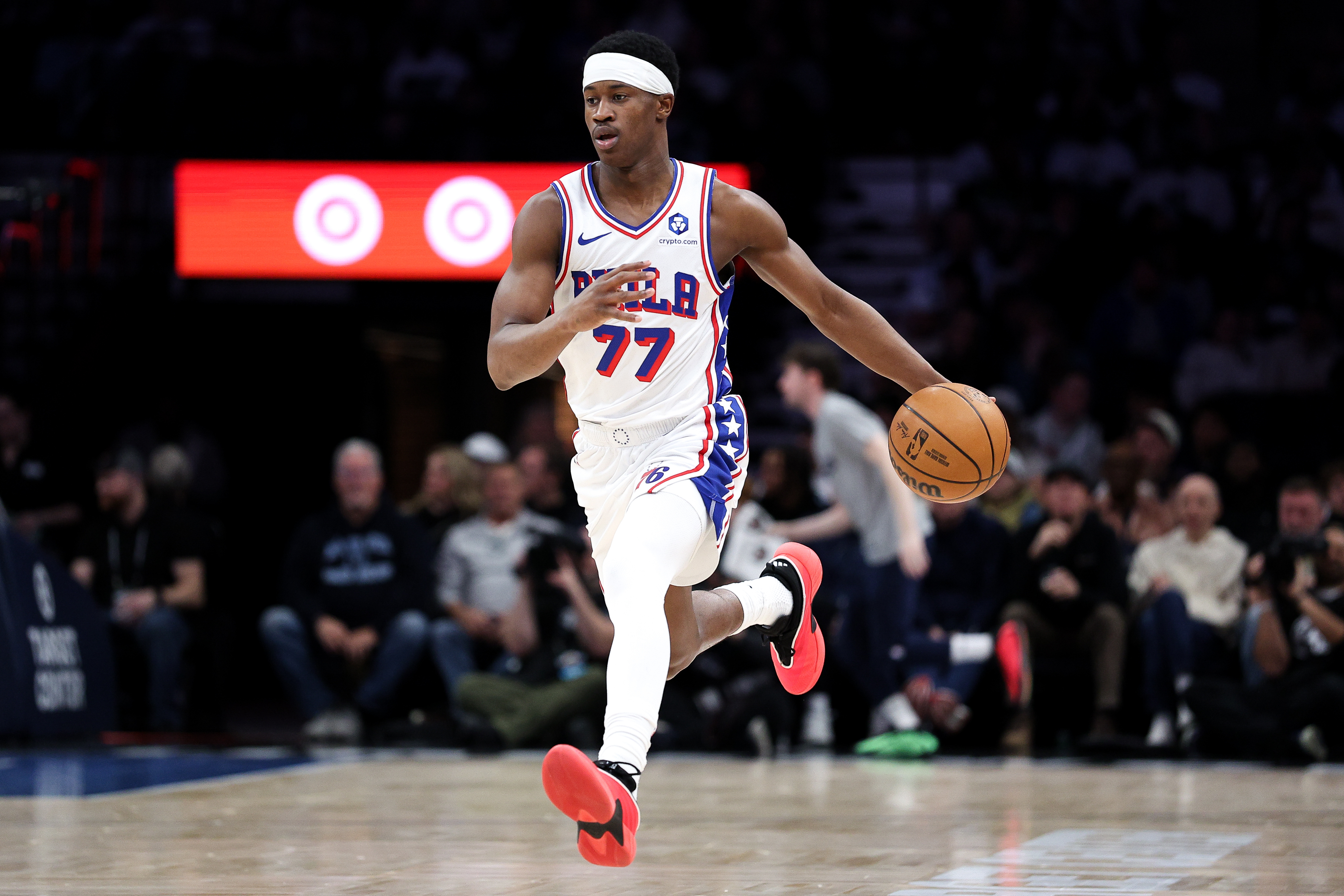 Philadelphia 76ers guard VJ Edgecombe dribbles the ball up court as we offer our best Spurs vs. 76ers player prop bets.