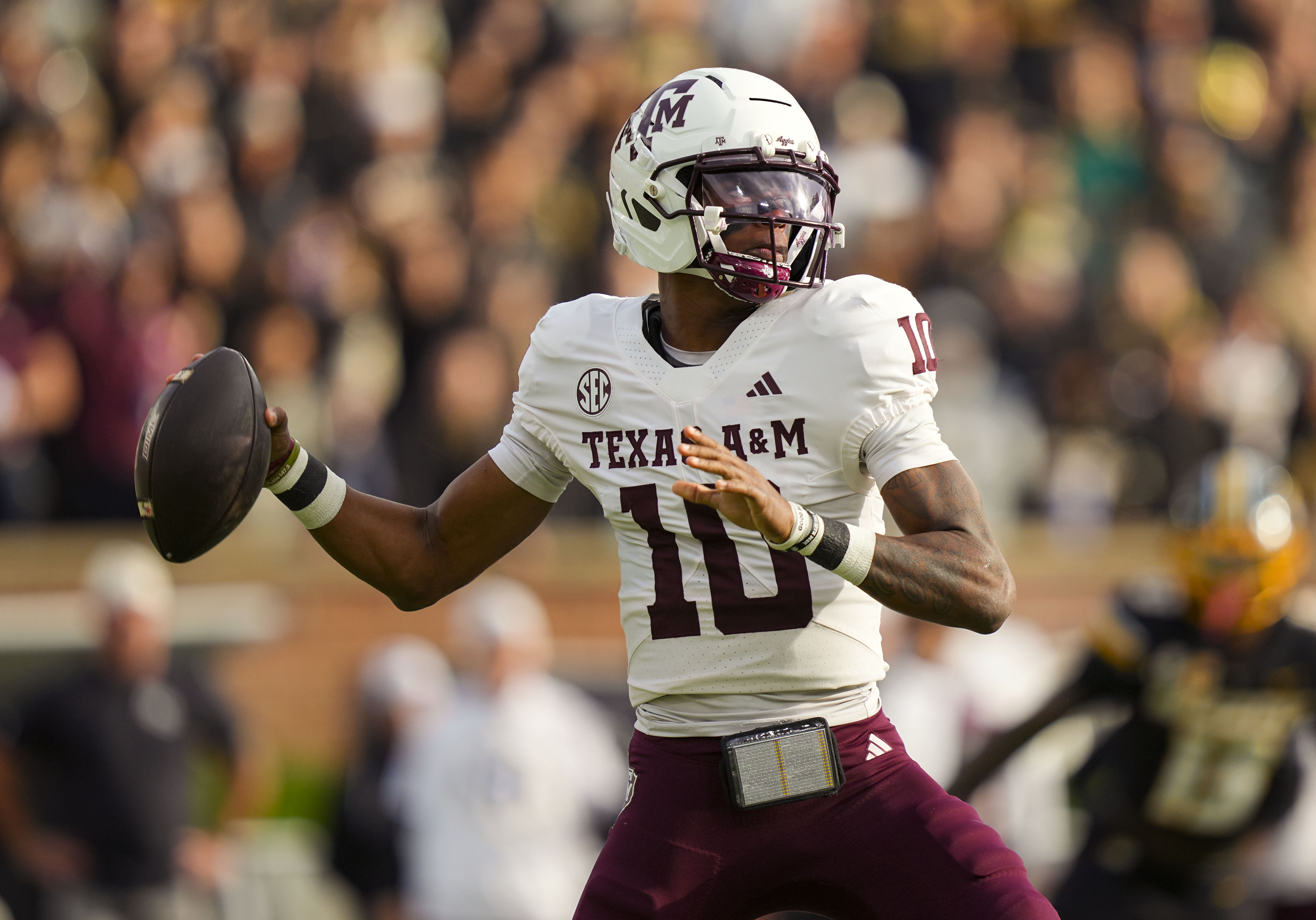 Texas A&M quarterback Marcel Reed (10) throws a pass as we break down our Texas A&M vs. LSU touchdown pick.