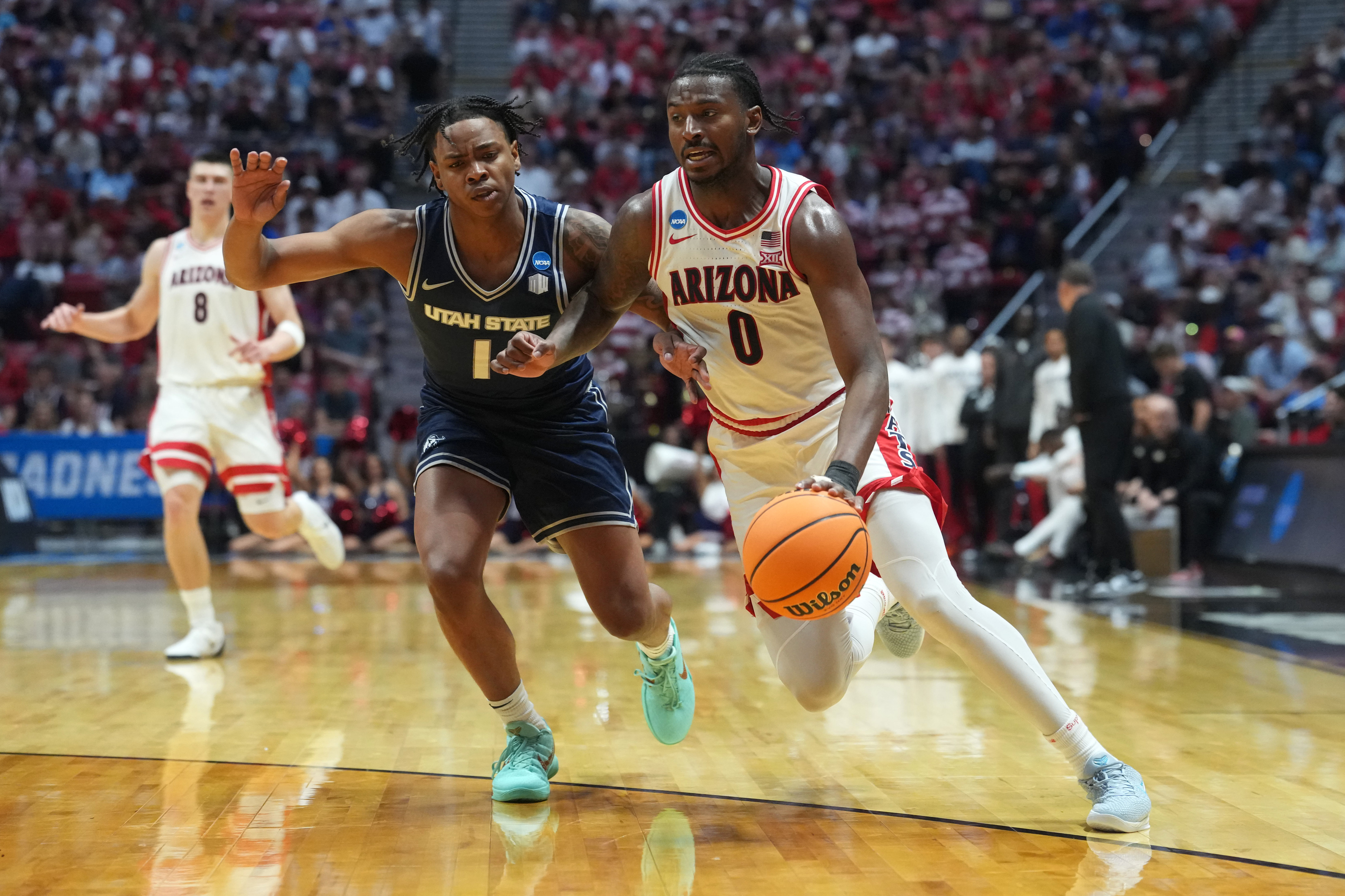 Arizona's Jaden Bradley (0) has the Wildcats among the best March Madness survivor pool picks for the Sweet 16.