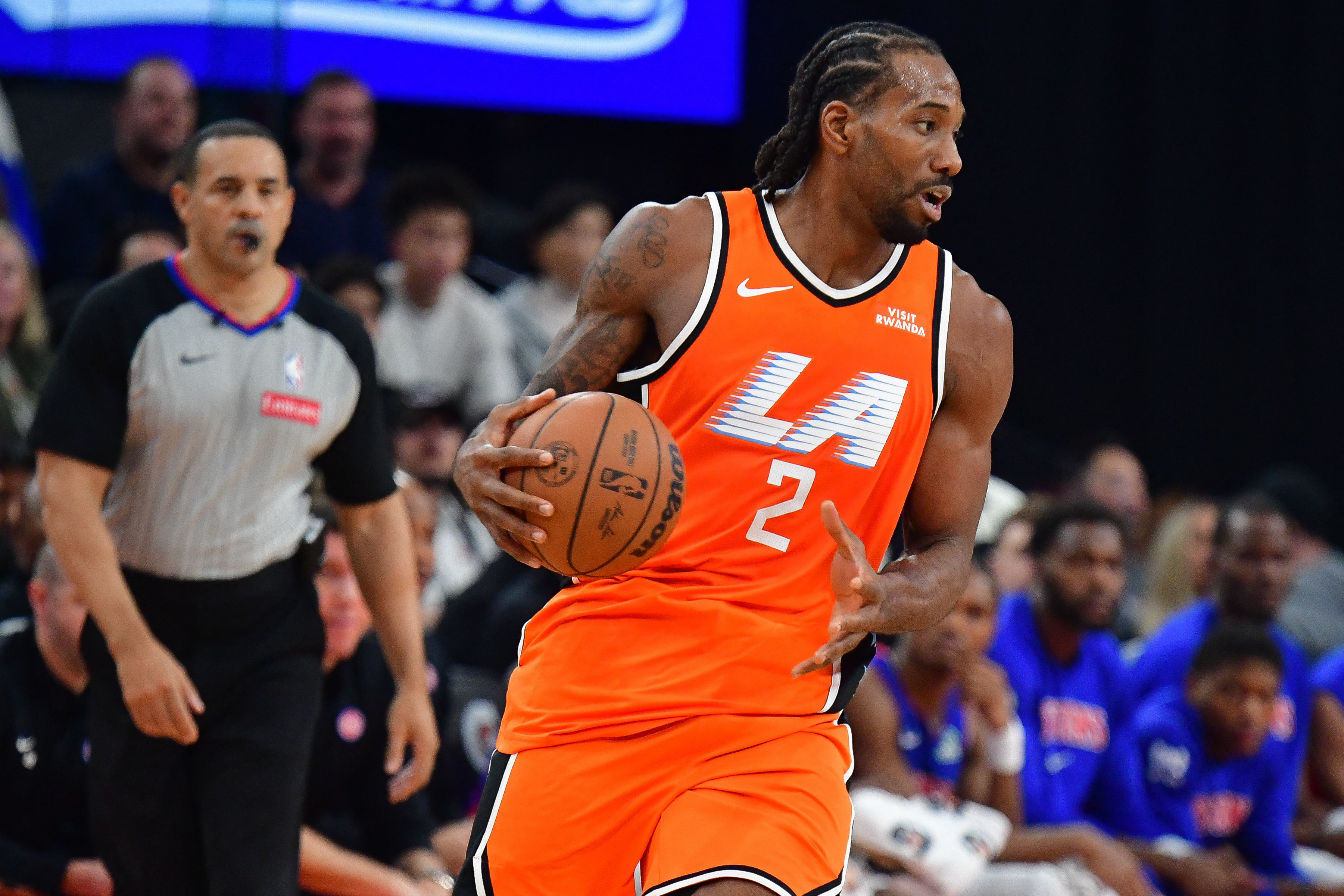 Los Angeles Clippers forward Kawhi Leonard (2), seen here controlling the ball, is featured in our NBA player props and best bets tonight.
