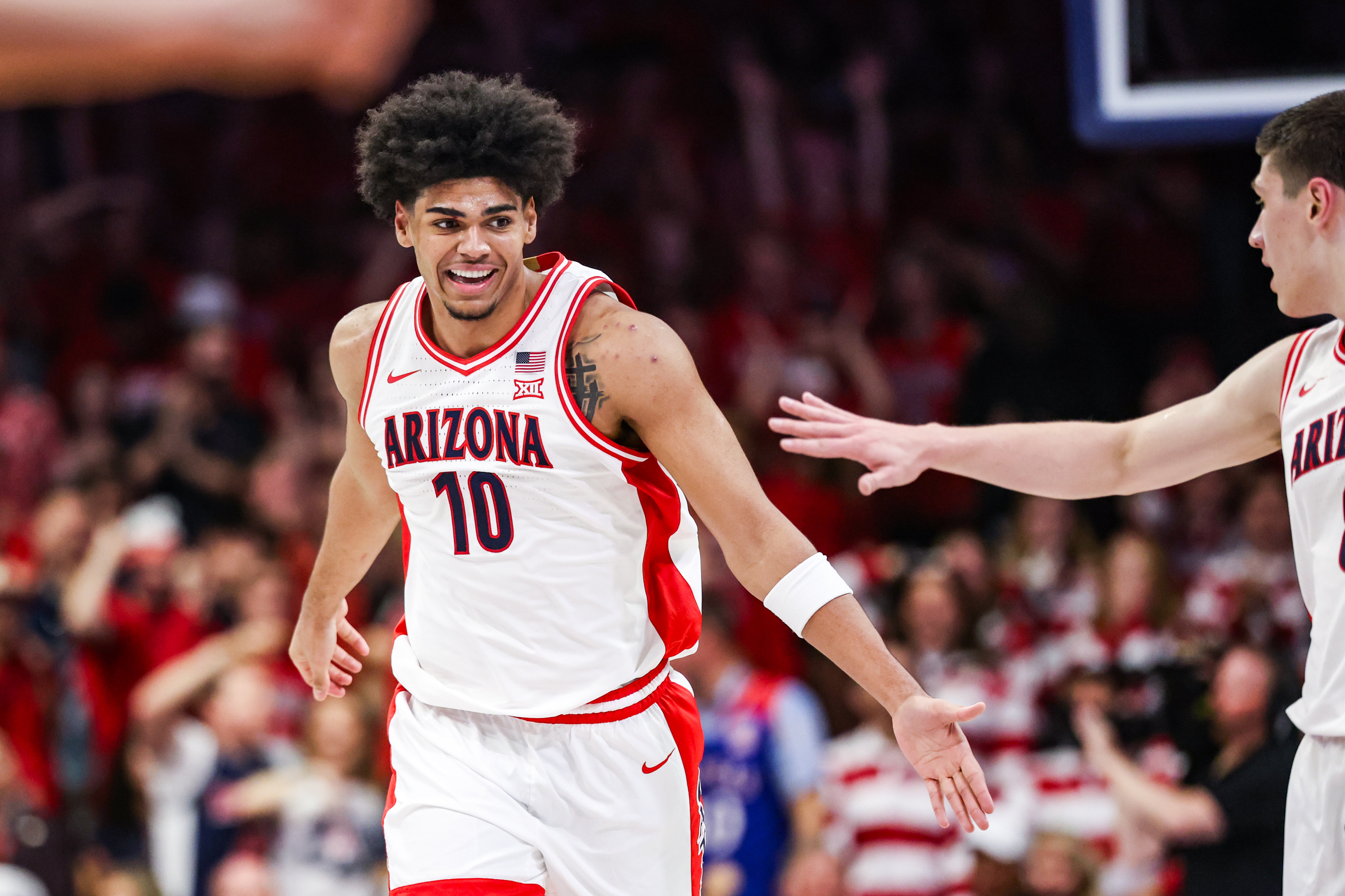Arizona's Koa Peat has the Wildcats among the Final Four odds favorites.