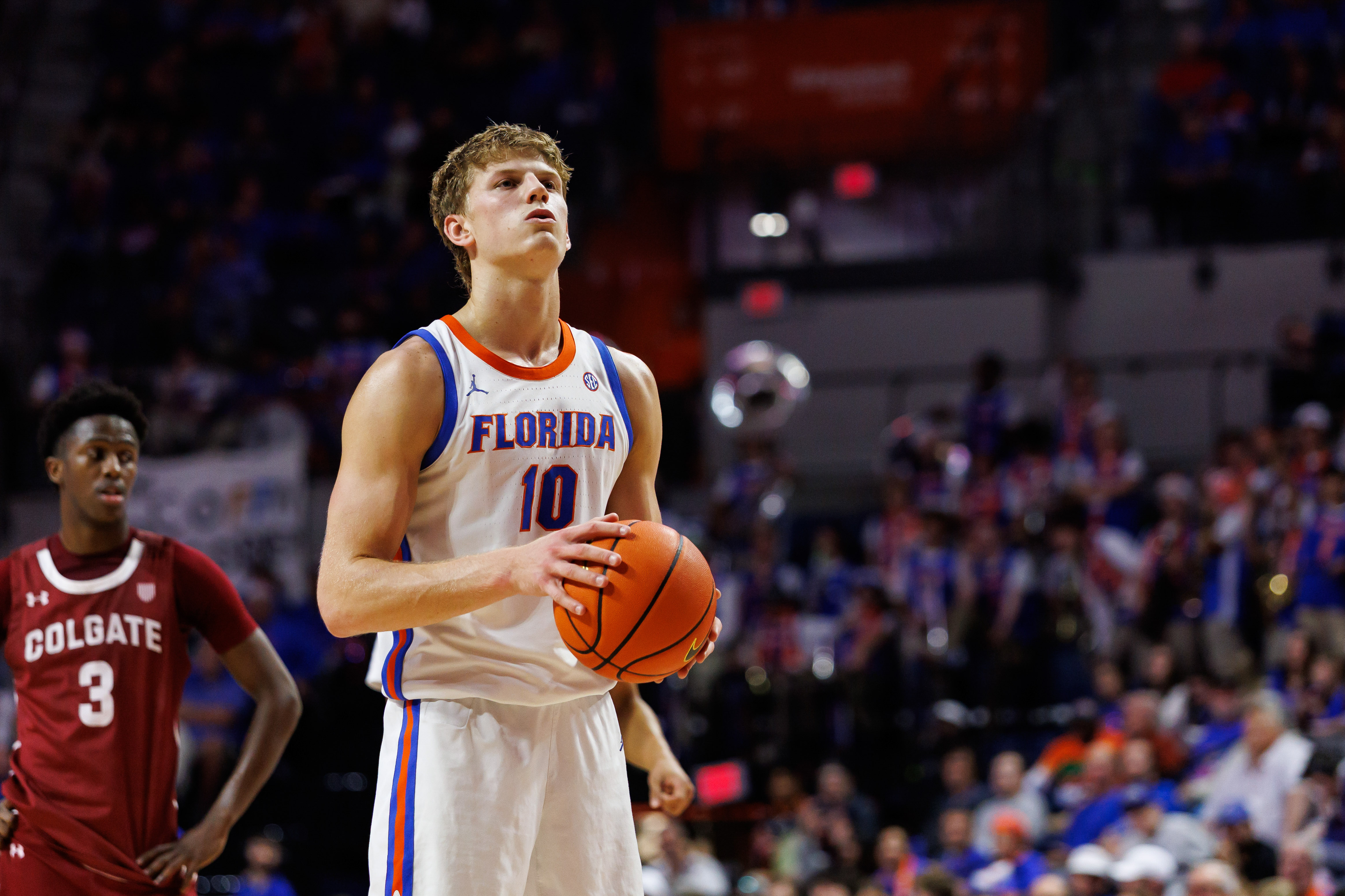Florida Gators forward Thomas Haugh (10), seen here shooting a free throw, is featured in our college basketball best bets tonight.
