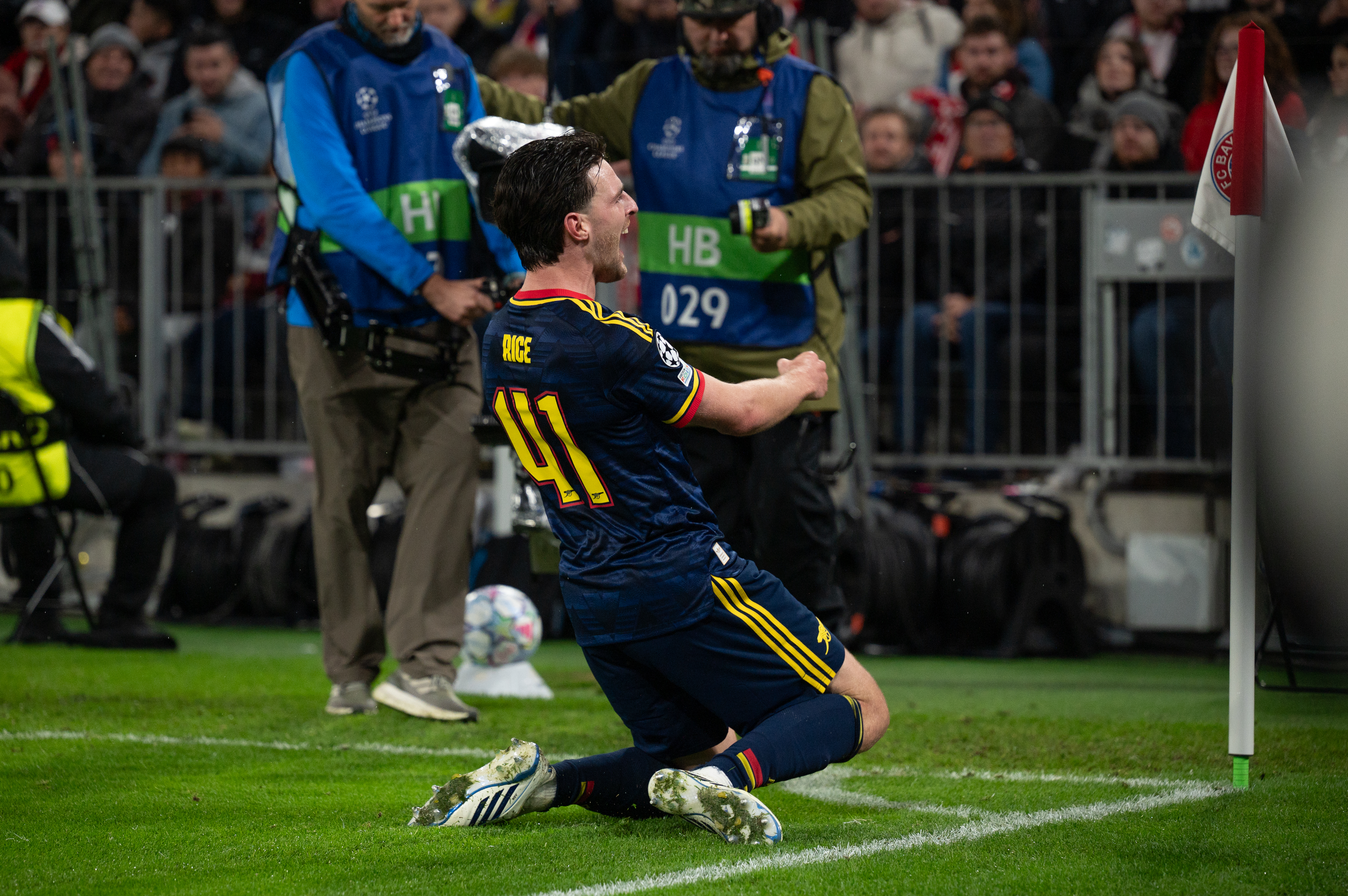 Declan Rice celebrates a goal as we make our best Arsenal vs. Everton predictions.