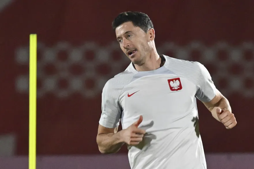 Robert Lewandowski takes part in a training session with teammates at Al Kharaitiyat SC in Doha on November 25, 2022, on the eve of the Qatar 2022 World Cup football match between Poland and Saudi Arabia.