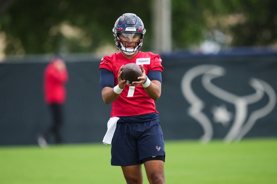 Texans QB Davis Mills makes preseason debut for 2022