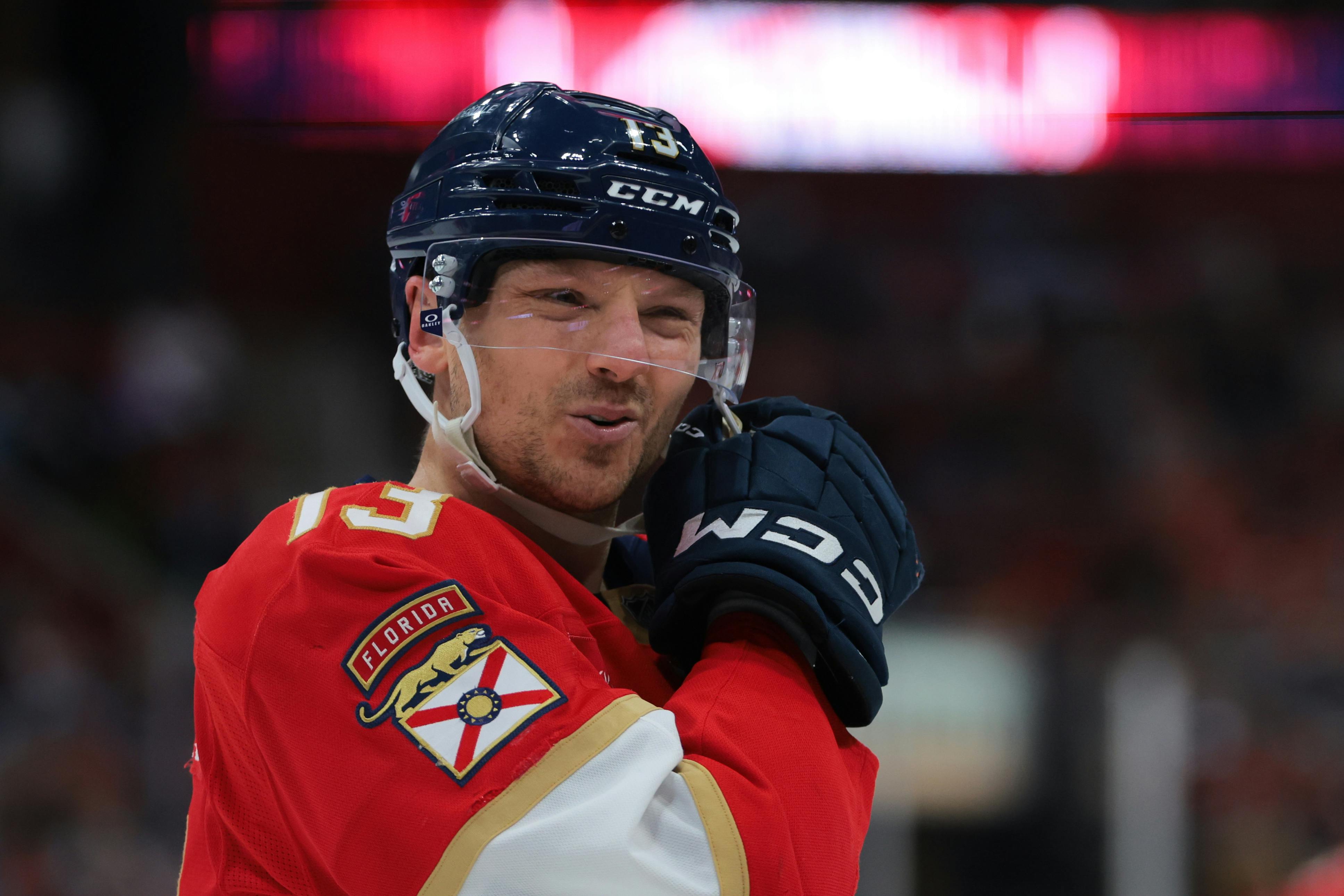 Florida Panthers center Sam Reinhart looks on against the San Jose Sharks as we analyze the 4 Nations Face-Off odds. 