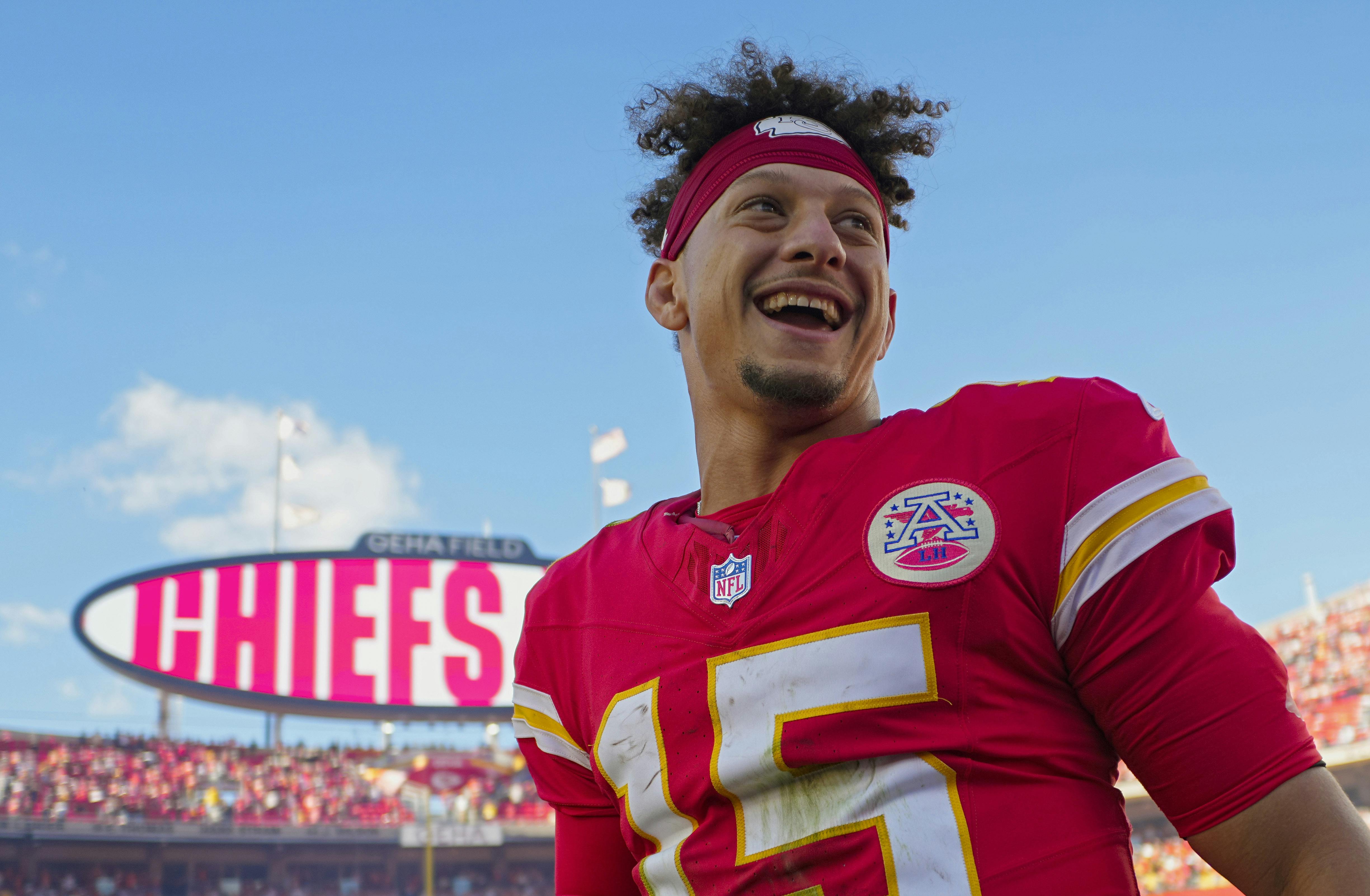 Kansas City Chiefs quarterback Patrick Mahomes celebrates as we break down the latest 2025 Super Bowl odds after NFL Week 12.