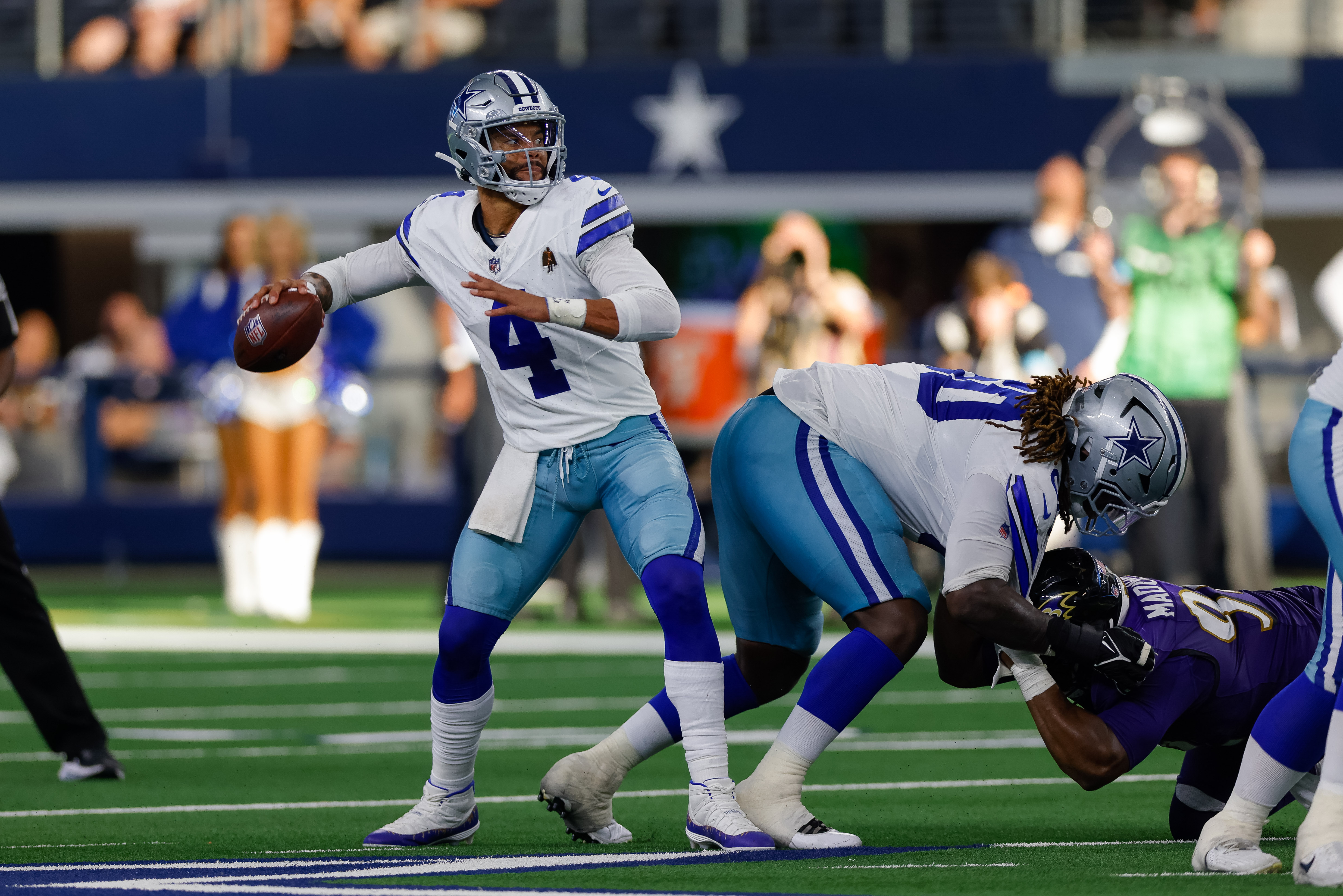 Cowboys vs. Giants Early Picks, Predictions & Odds for TNF Week 4