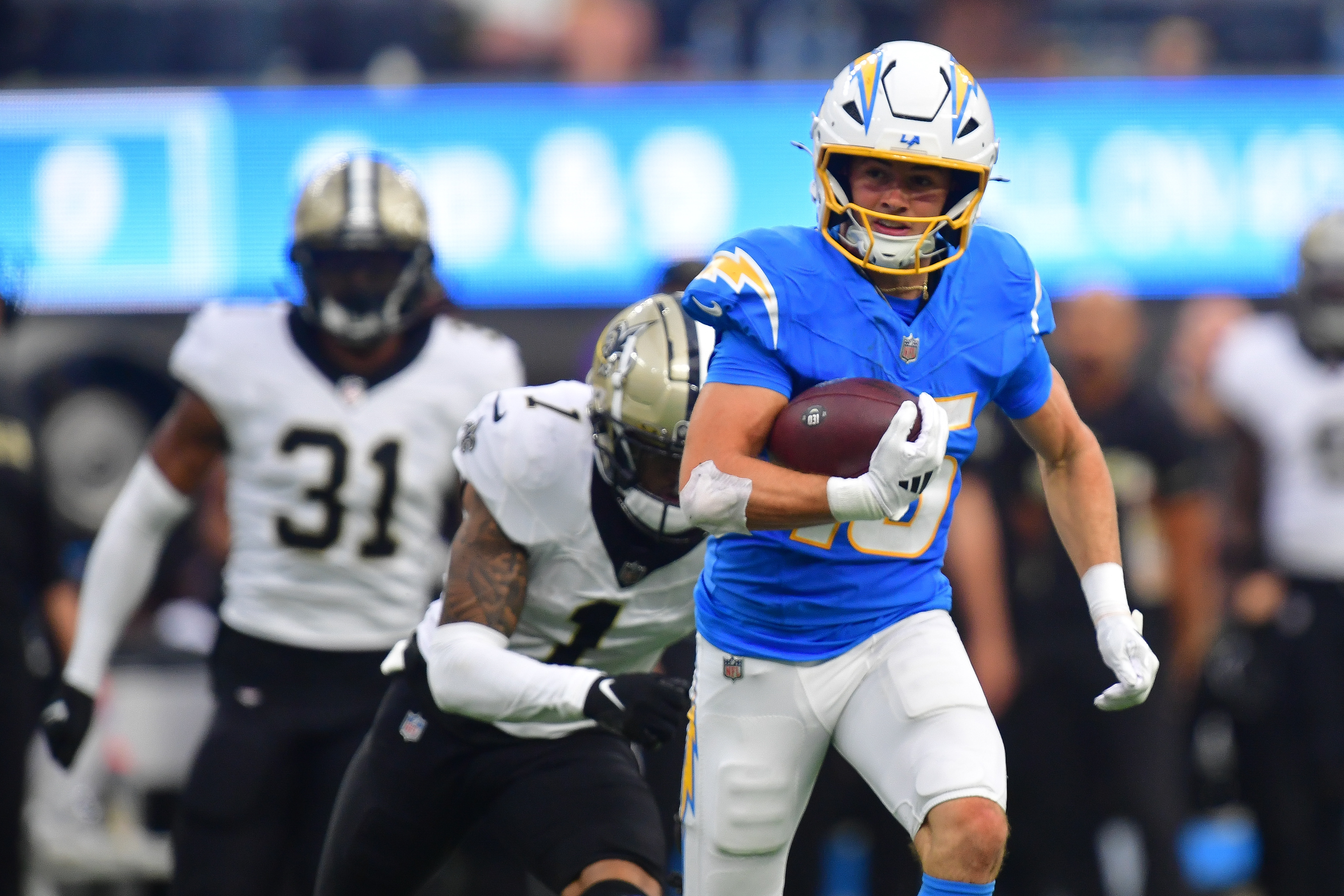 Ravens vs. Chargers Prediction, MNF Picks & Odds: Monday Night Football