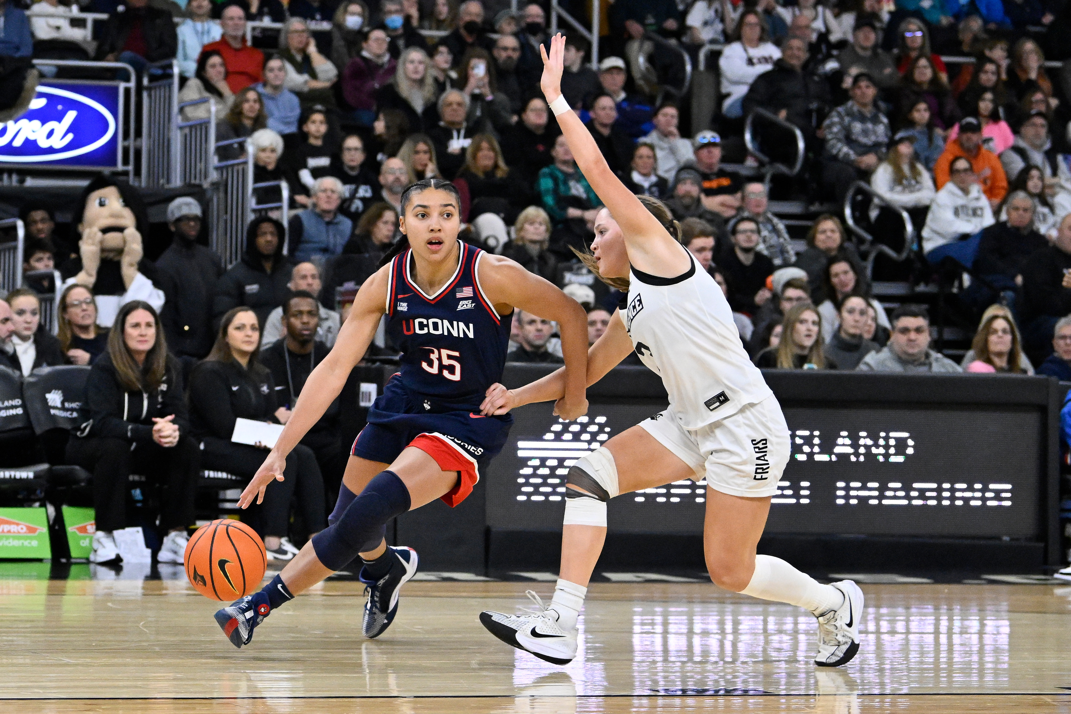 Women’s March Madness Odds 2026: UConn Major Favorite; South Carolina, UCLA Trail
