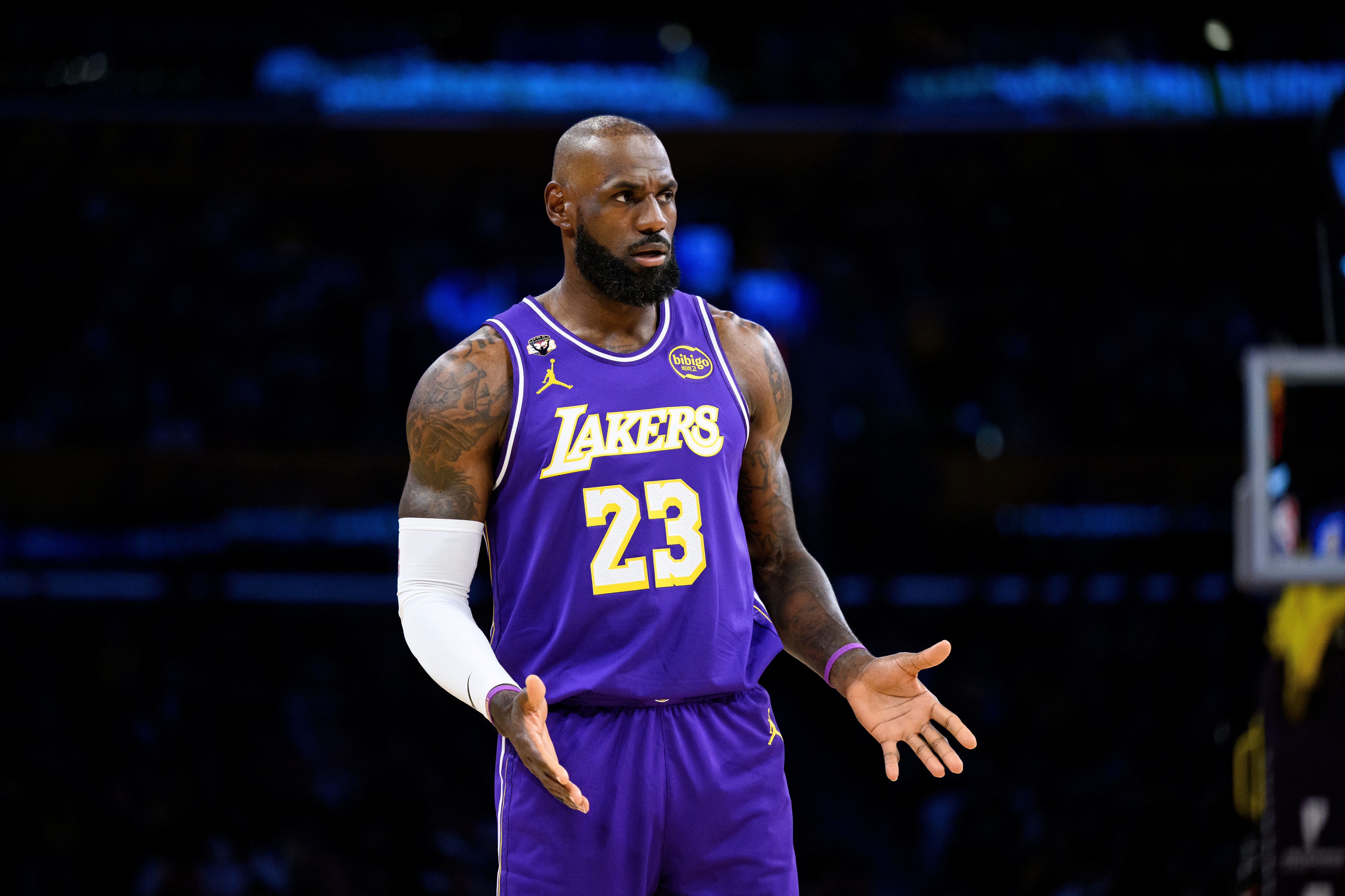 Los Angeles Lakers forward LeBron James (23) reacts as we break down our Thunder vs. Lakers player props for Game 4 tonight.