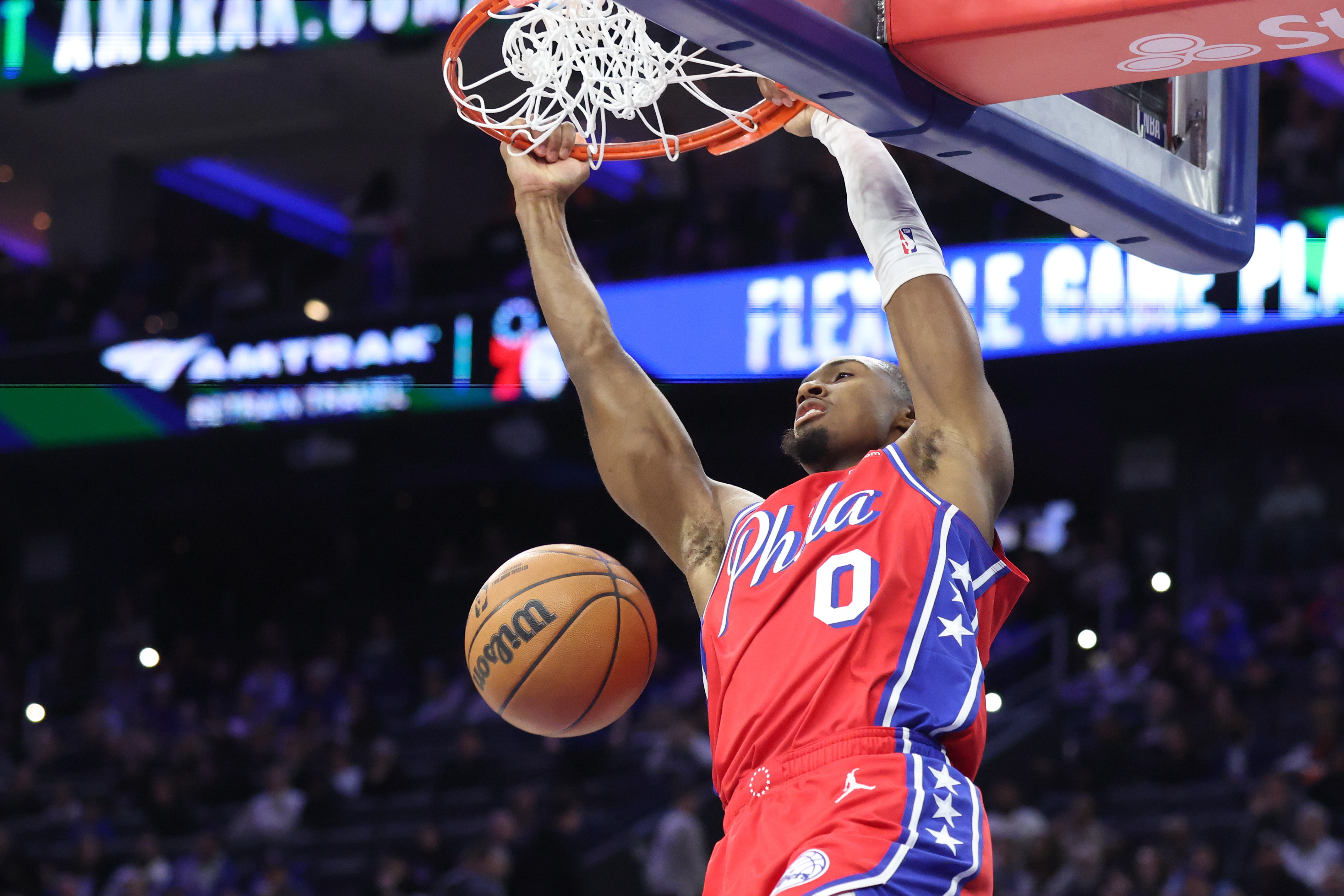Philadelphia 76ers guard Tyrese Maxey (0) dunks the ball as we dive into our Bucks vs. 76ers player props.