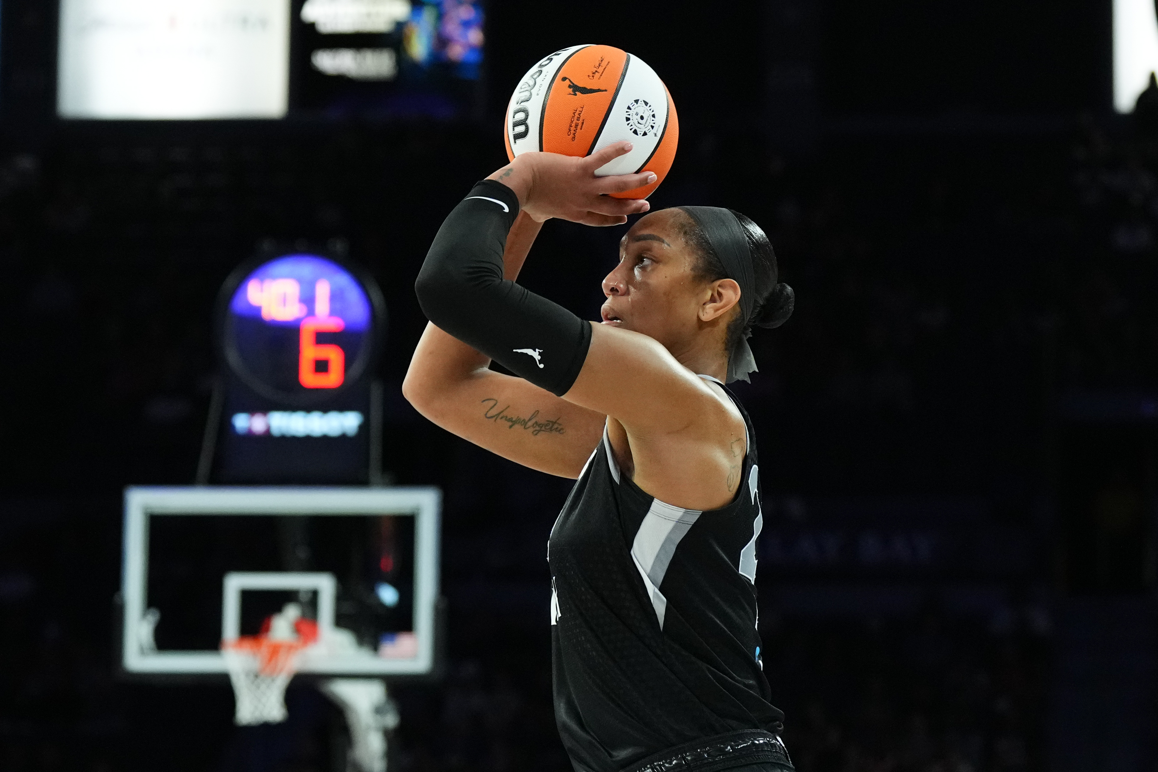 Las Vegas Aces center A'ja Wilson (22) shoots as we break down our Lynx vs. Aces prediction.
