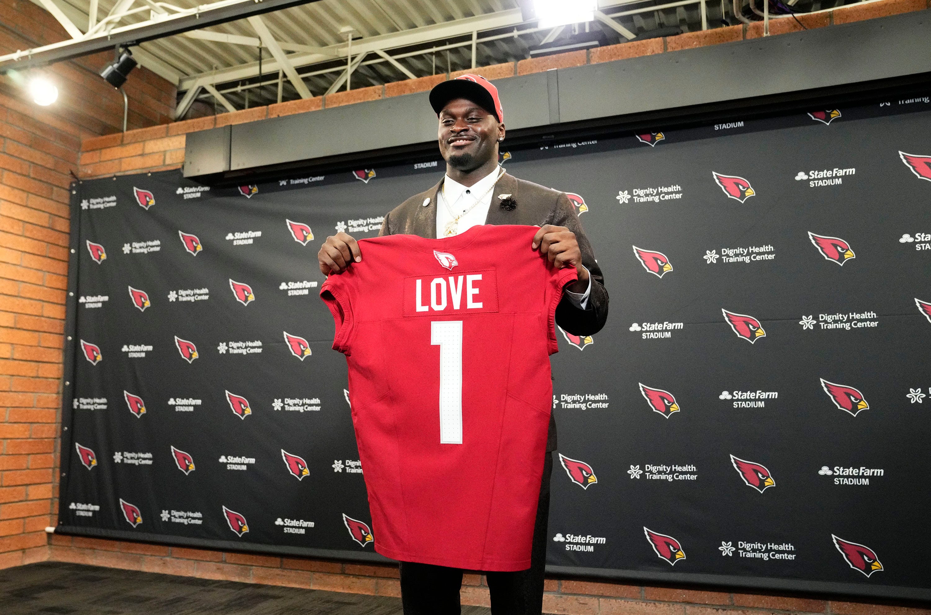 Arizona Cardinals running back Jeremiyah Love leads the NFL Offensive Rookie of the Year odds.