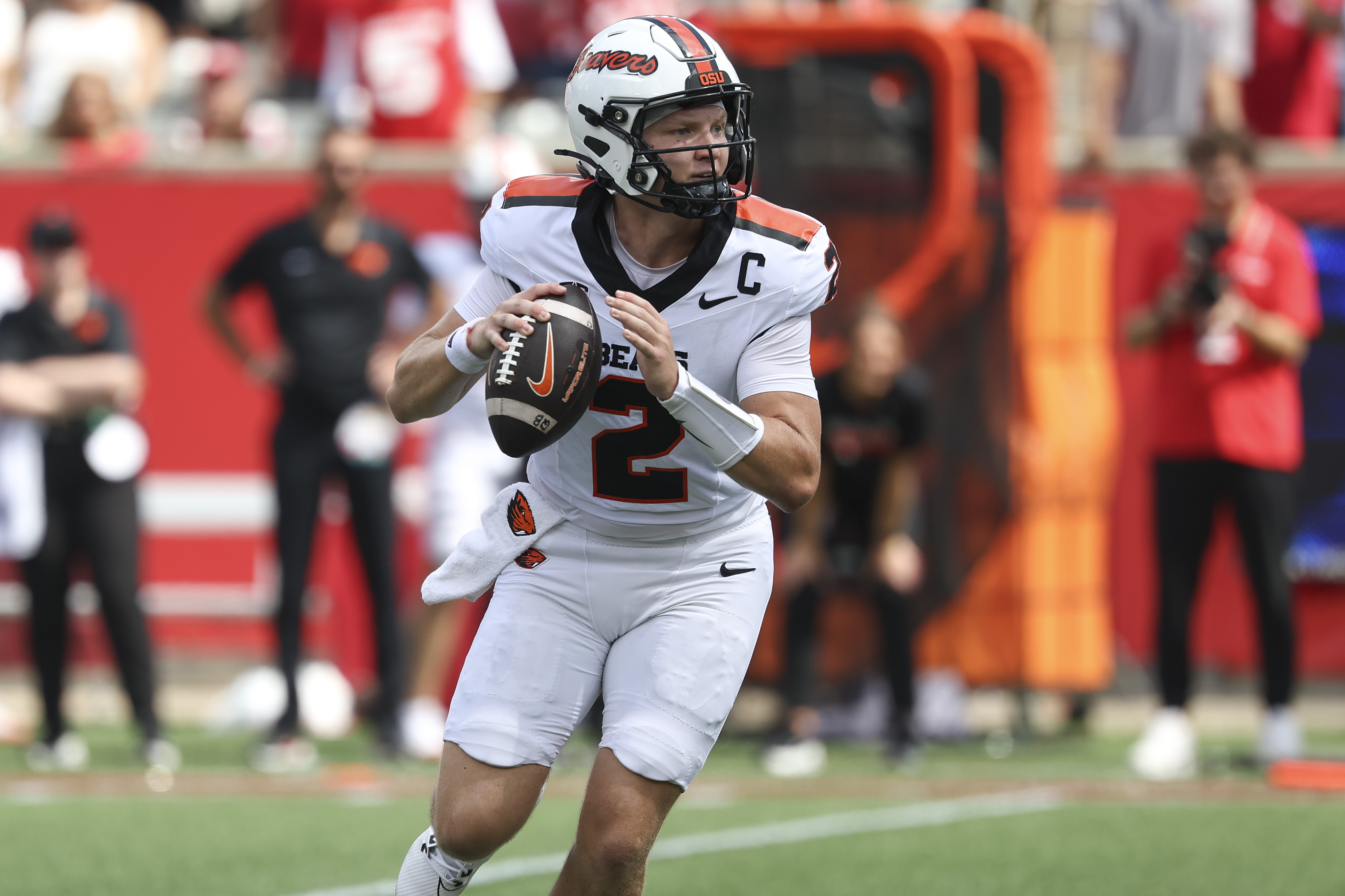 Oregon State Beavers quarterback Braden Atkinson (2) runs with the ball as we break dwon our Texas Tech vs. Oregon State prediction.