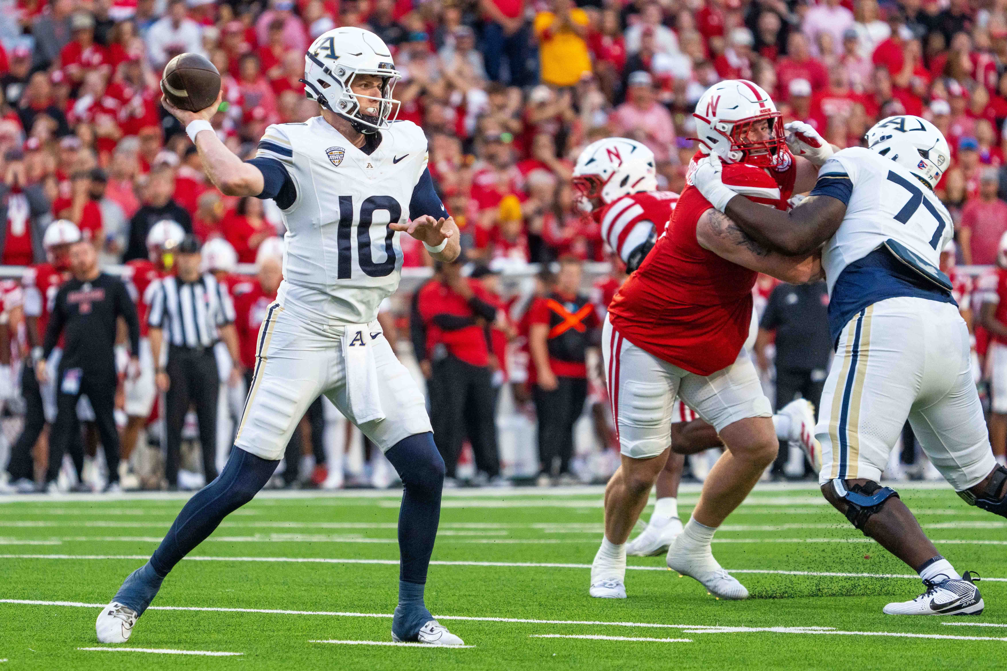 UMass vs. Akron Prediction & Odds: College Football Week 11 Betting Preview