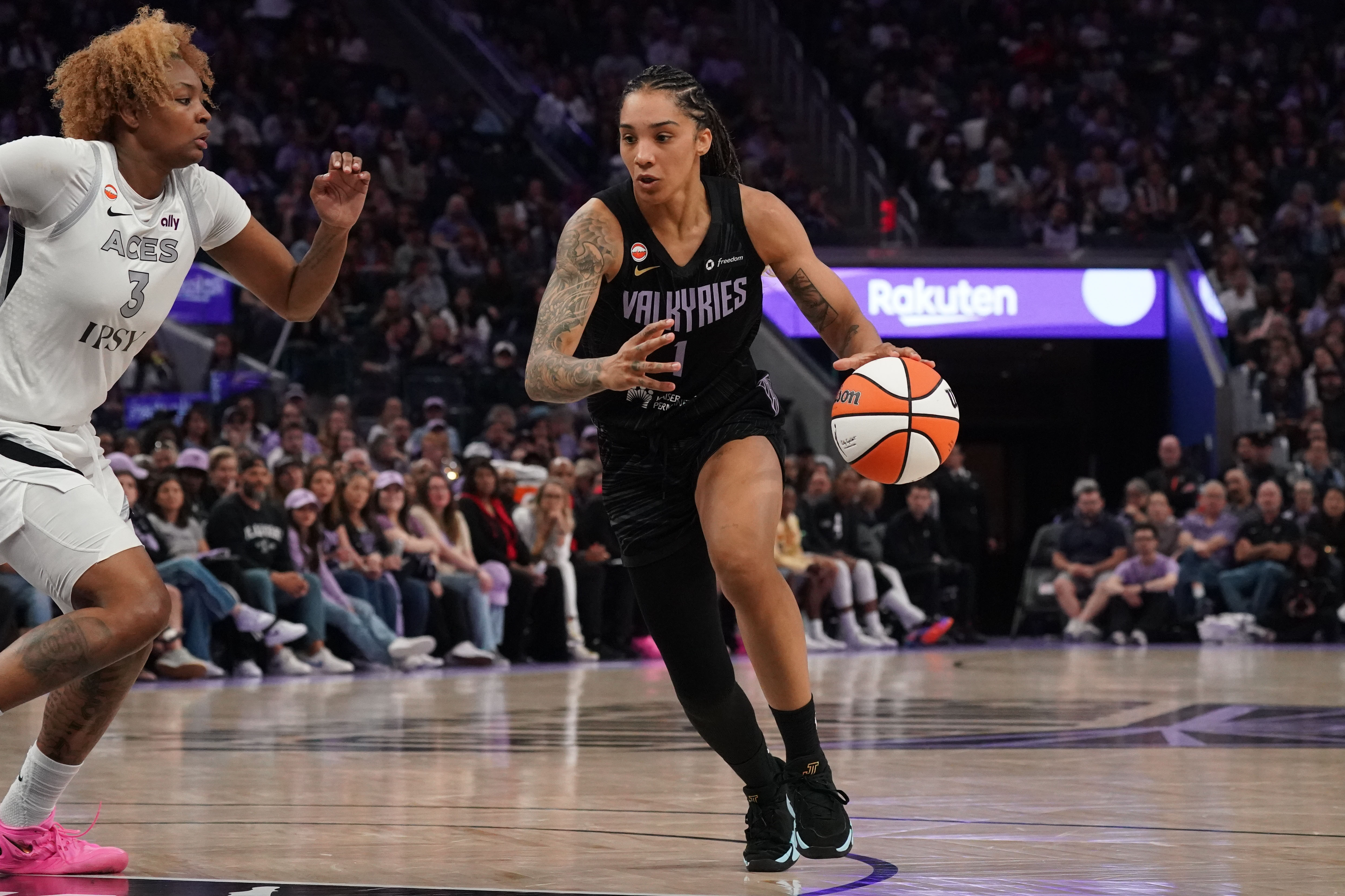 Golden State Valkyries forward Gabby Williams (1) dribbles to the basket as she is featured in our Valkyries vs. Lynx prediction.