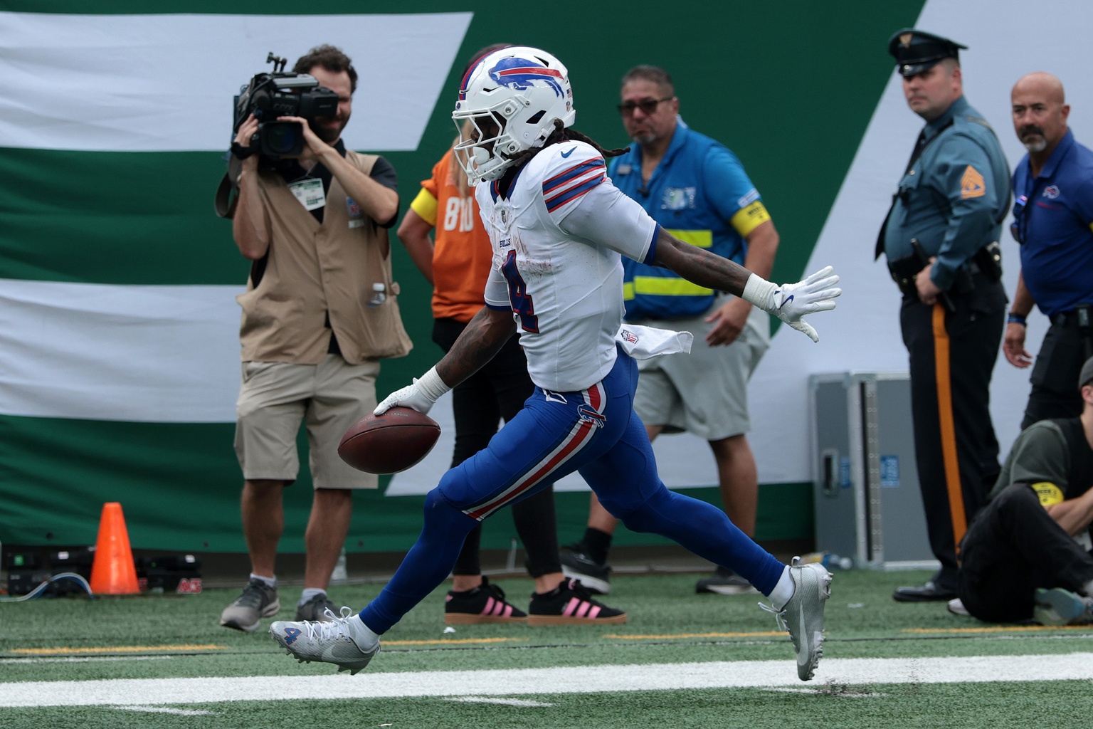 Dolphins vs. Bills Prediction, Thursday Night Football Odds & TNF Picks