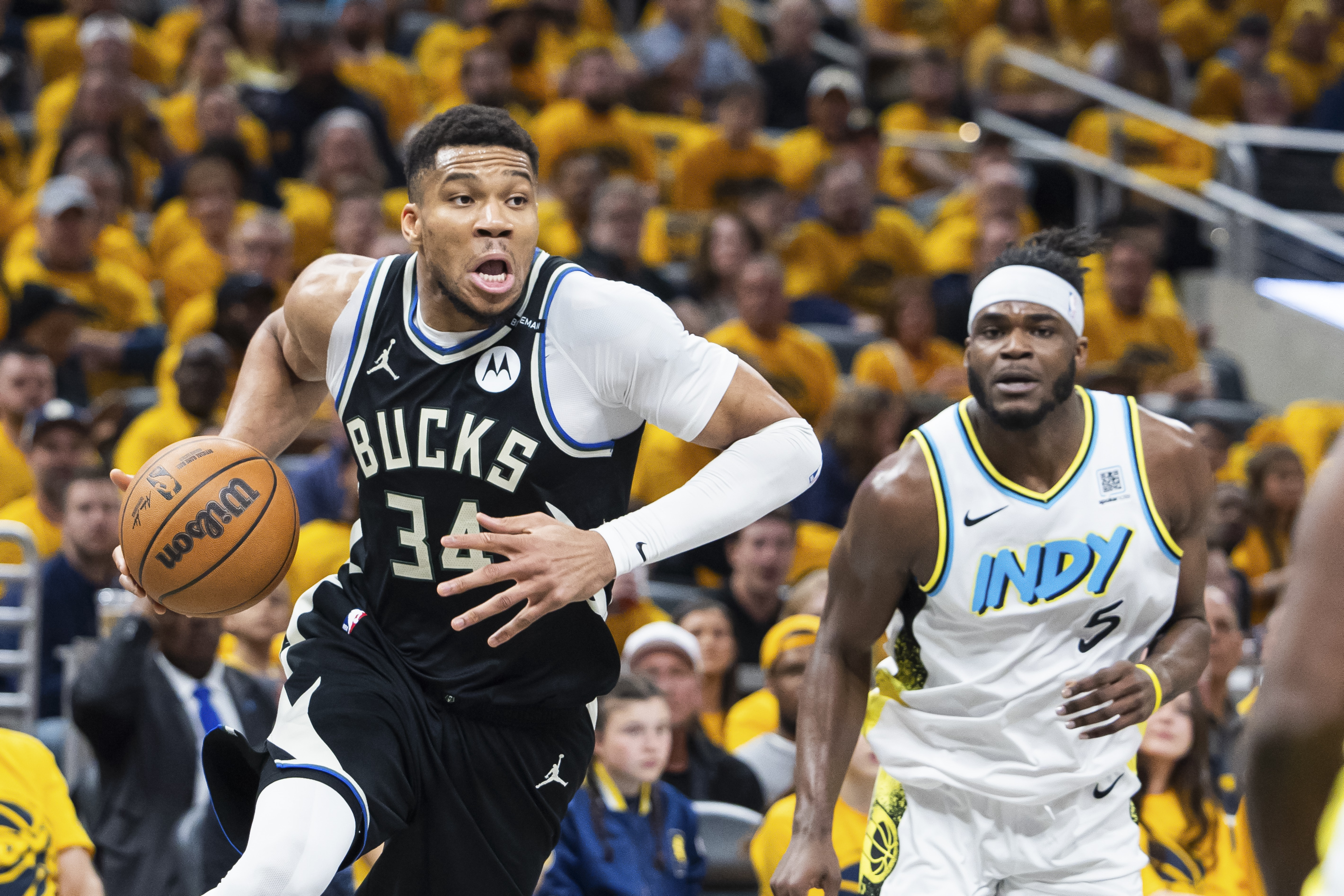 Giannis Antetokounmpo Next Team Odds: Spurs Favorites if Bucks Move On; 