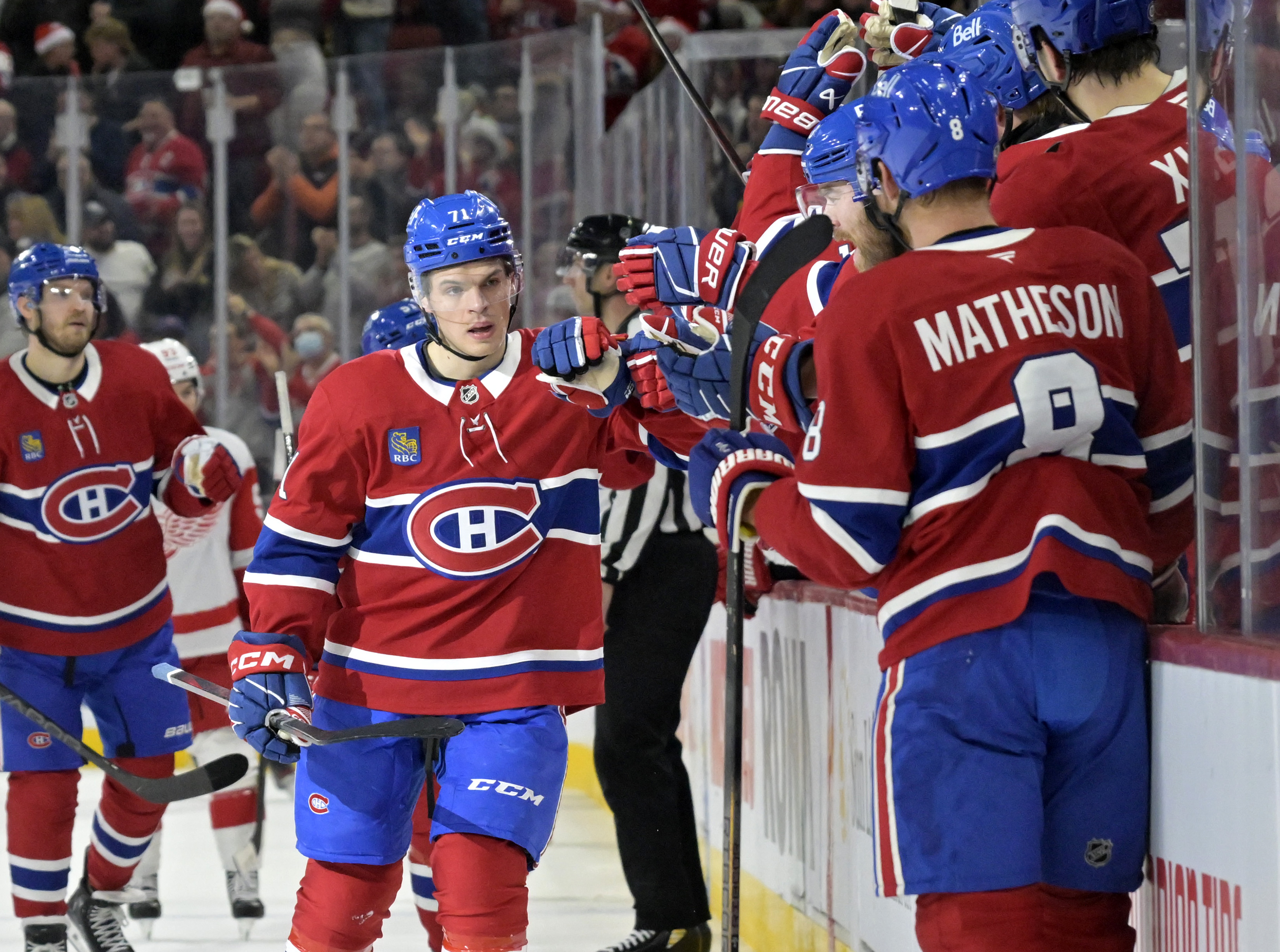 Canadiens vs. Blackhawks Prediction, Picks & Odds for Tonight's NHL Game