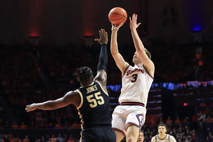 Marcus Domask #3 of the Illinois Fighting Illini takes a shot as we look at our best Wisconsin vs. Illinois prediction