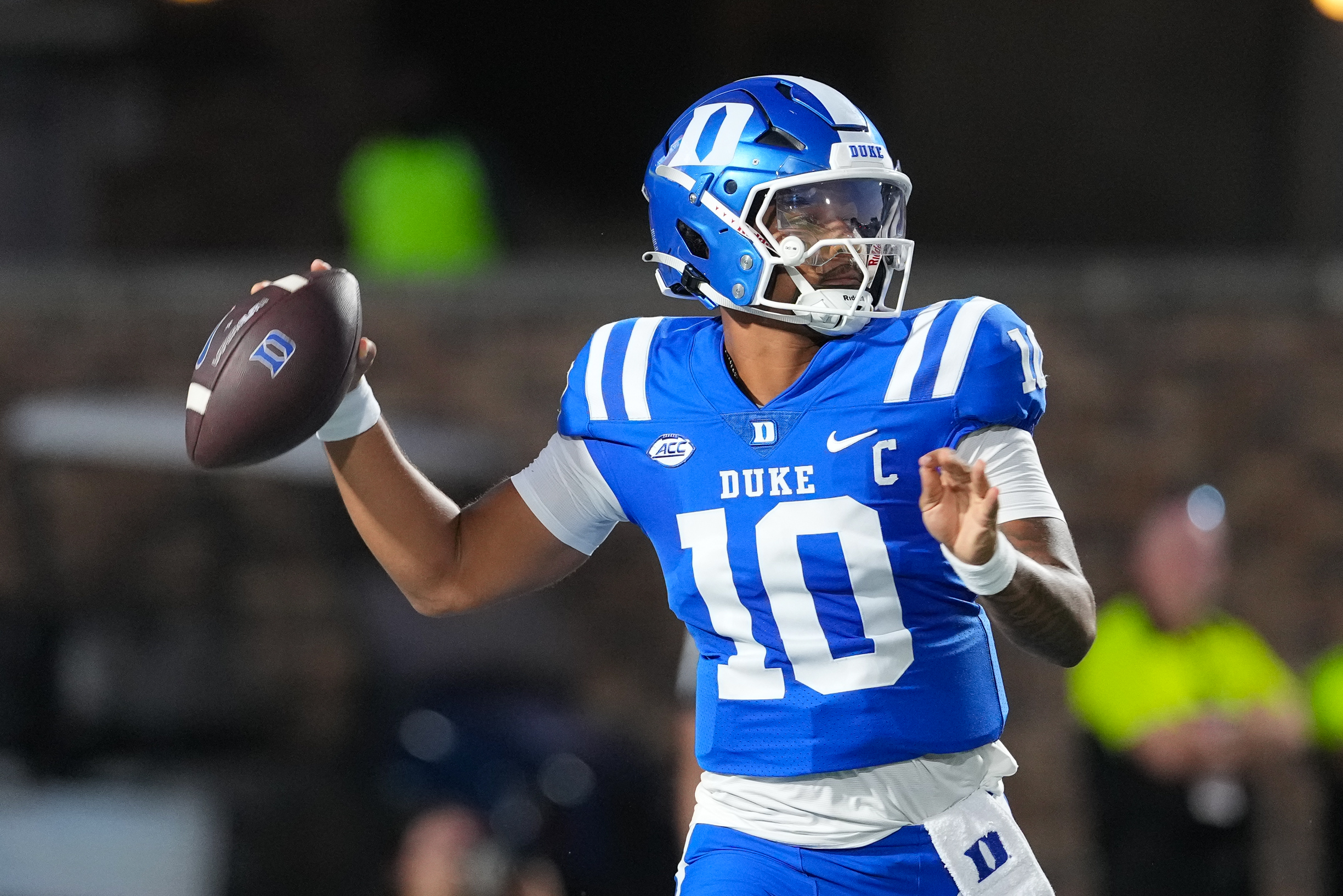 College Football Predictions & Odds Today: Expert Picks for Best Games