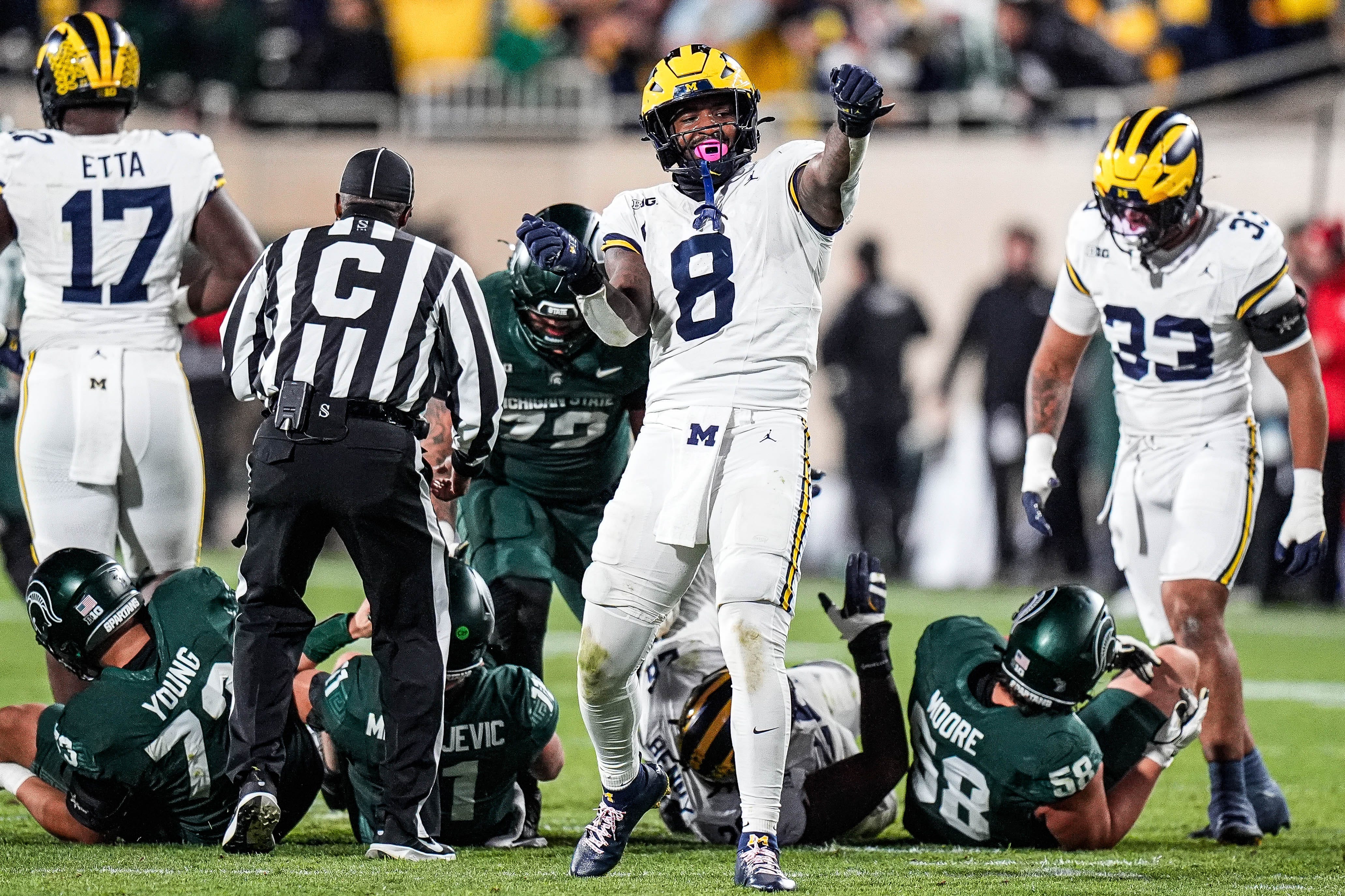 Michigan's Derrick Moore is among the players highlighted in our Michigan vs. Texas opt-out tracker for the Citrus Bowl. 