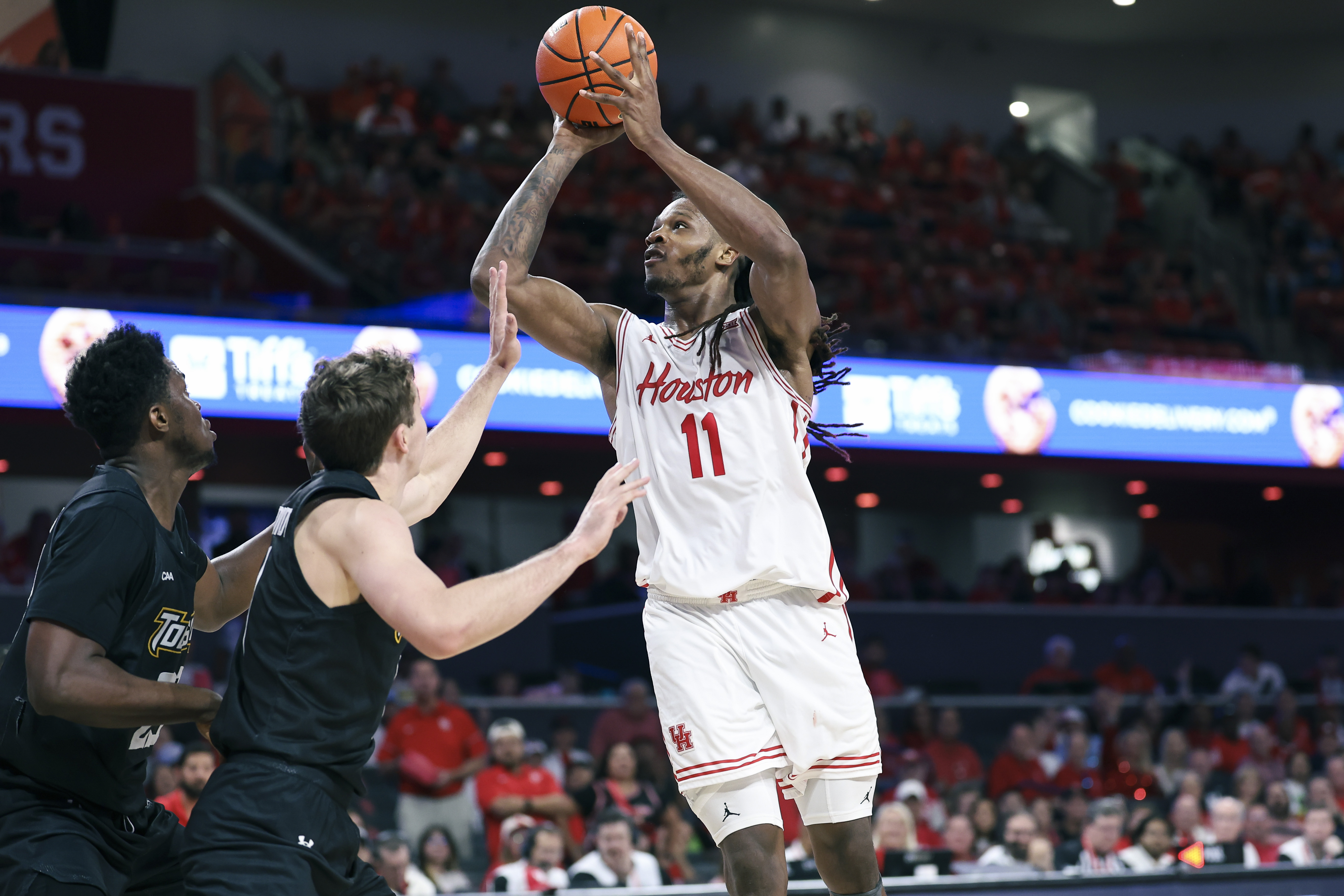 March Madness Odds 2026: Houston, Purdue, Duke, UConn Early Favorites