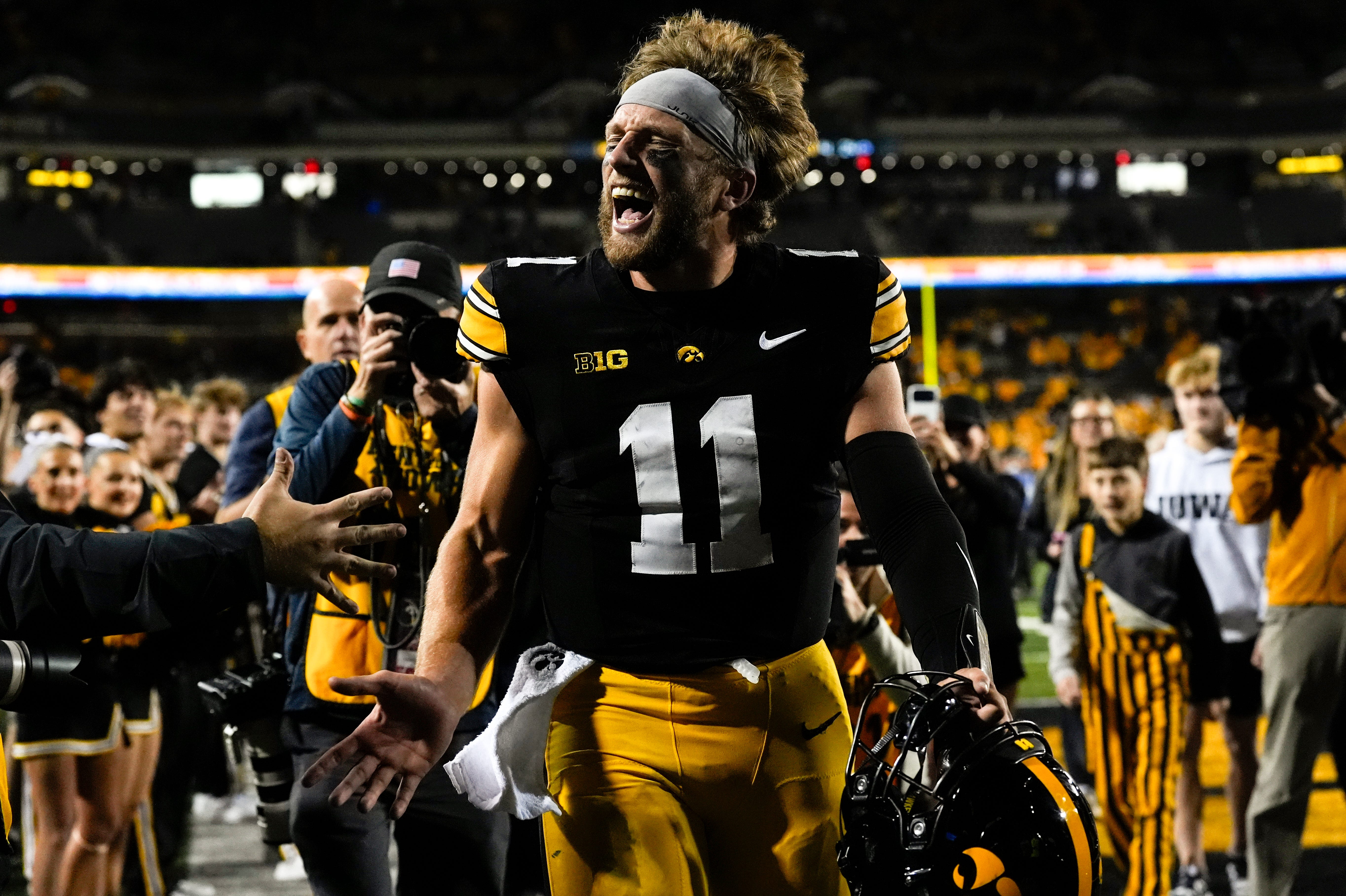 Oregon vs. Iowa Prediction: Today's College Football Odds & Picks