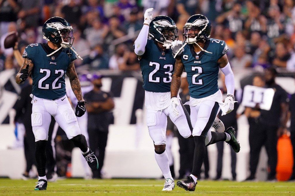 Hurts, Eagles clinch playoff spot with win over fading Giants