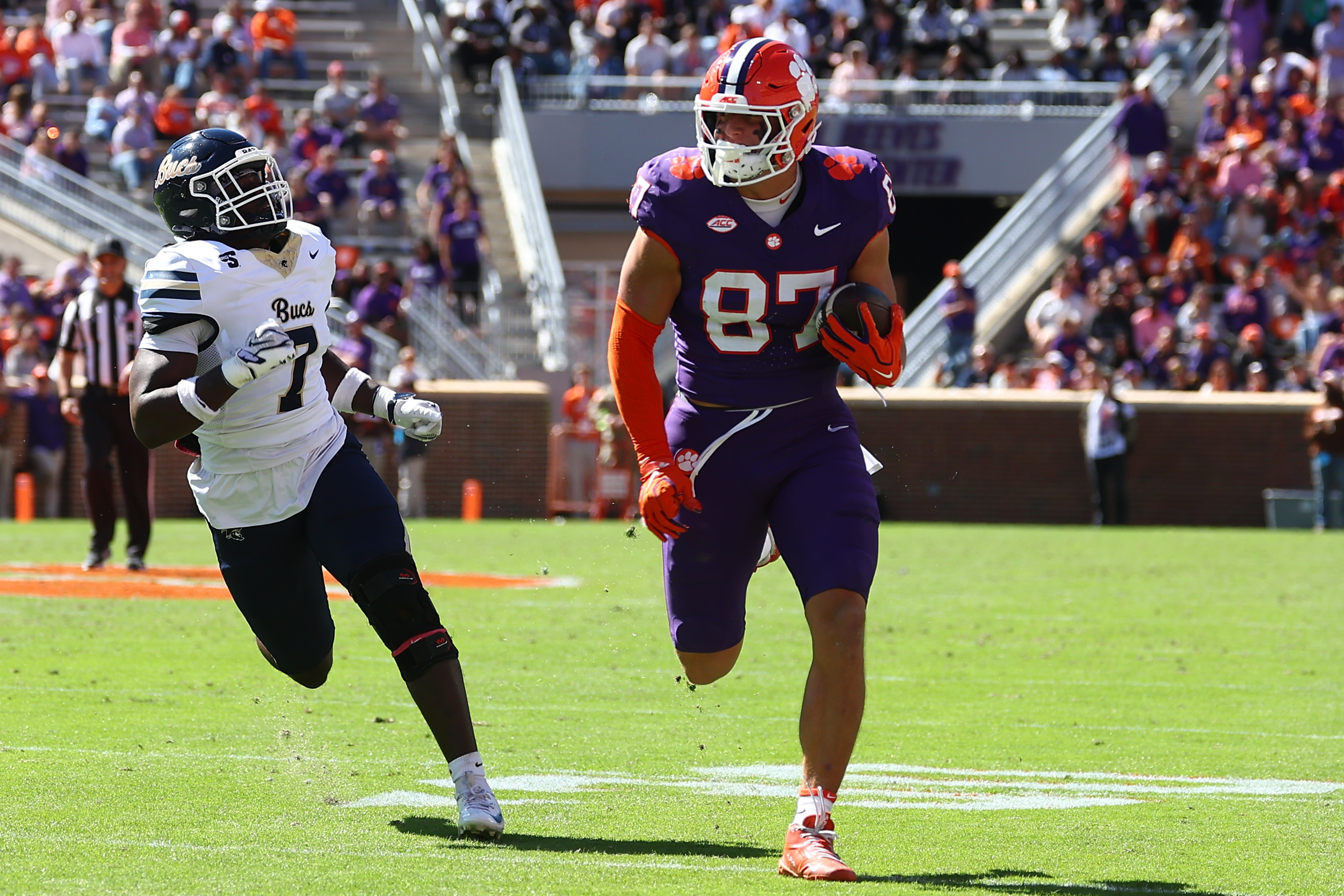 Pictured: Tigers tight end Christian Bentacur in action as we break down our Virginia Tech vs. Clemson Prediction. Photo by Ashley Tumlin-Imagn Images.