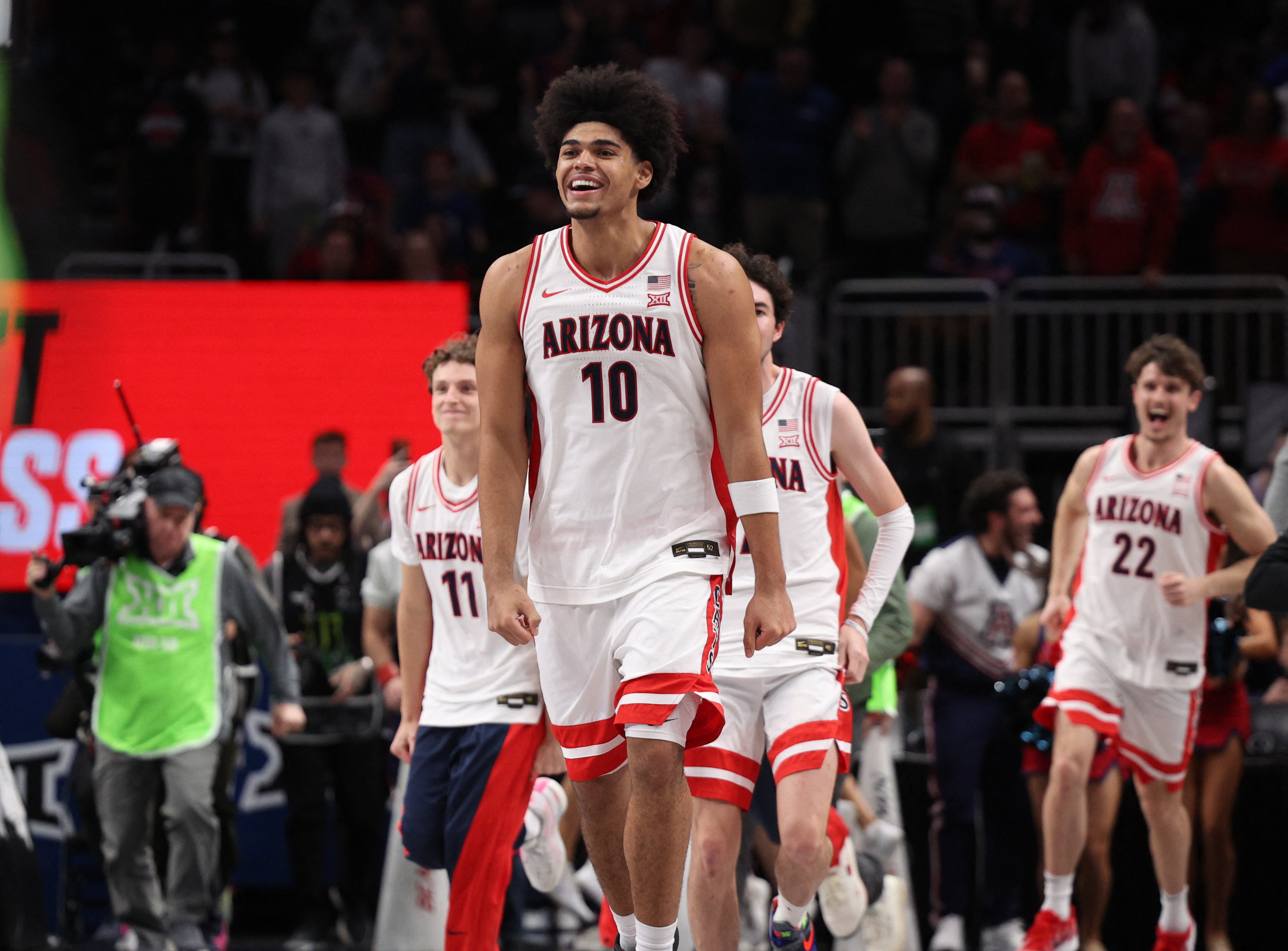 Arizona's Koa Peat has the Wildcats atop the Final Four odds for the 2026 NCAA Tournament. 