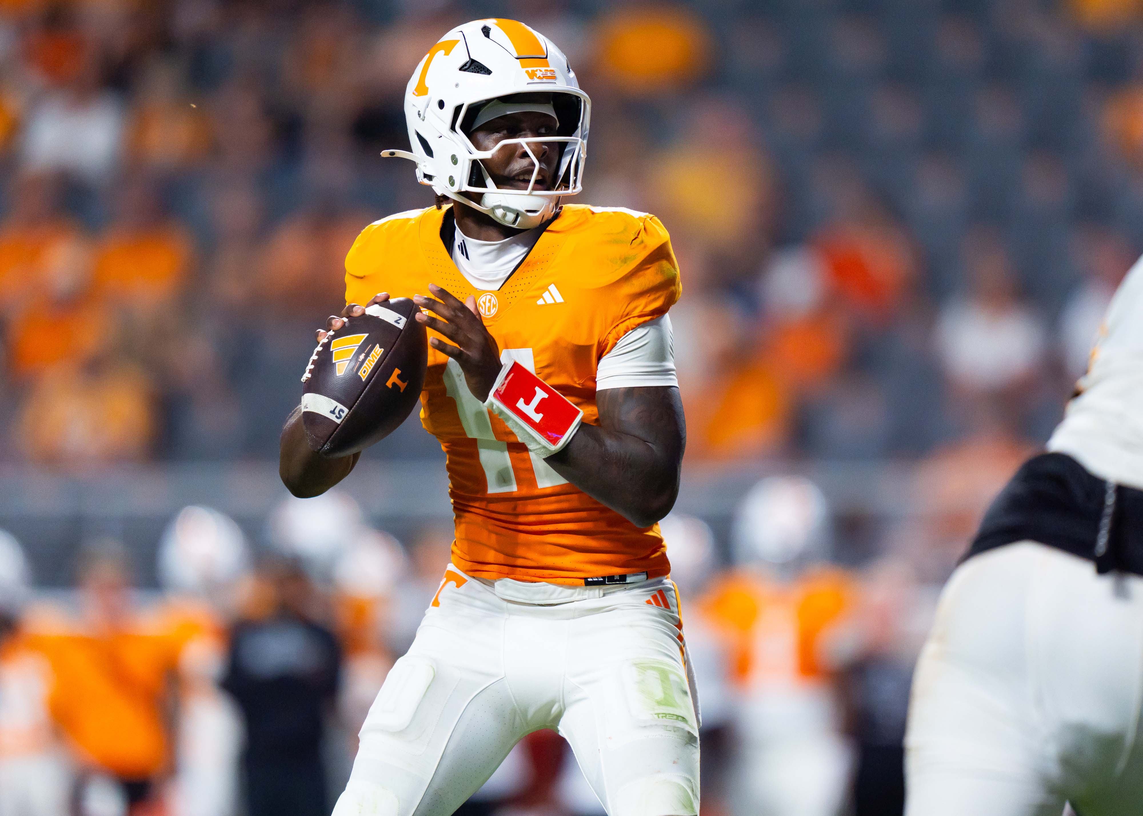 Pictured: Volunteers quarterback Faizon Brandon in action as we break down our Texas vs. Tennessee Prediction. Photo by Tim Gangloff/Cal Sport Media/Sipa USA via Reuters Connect.