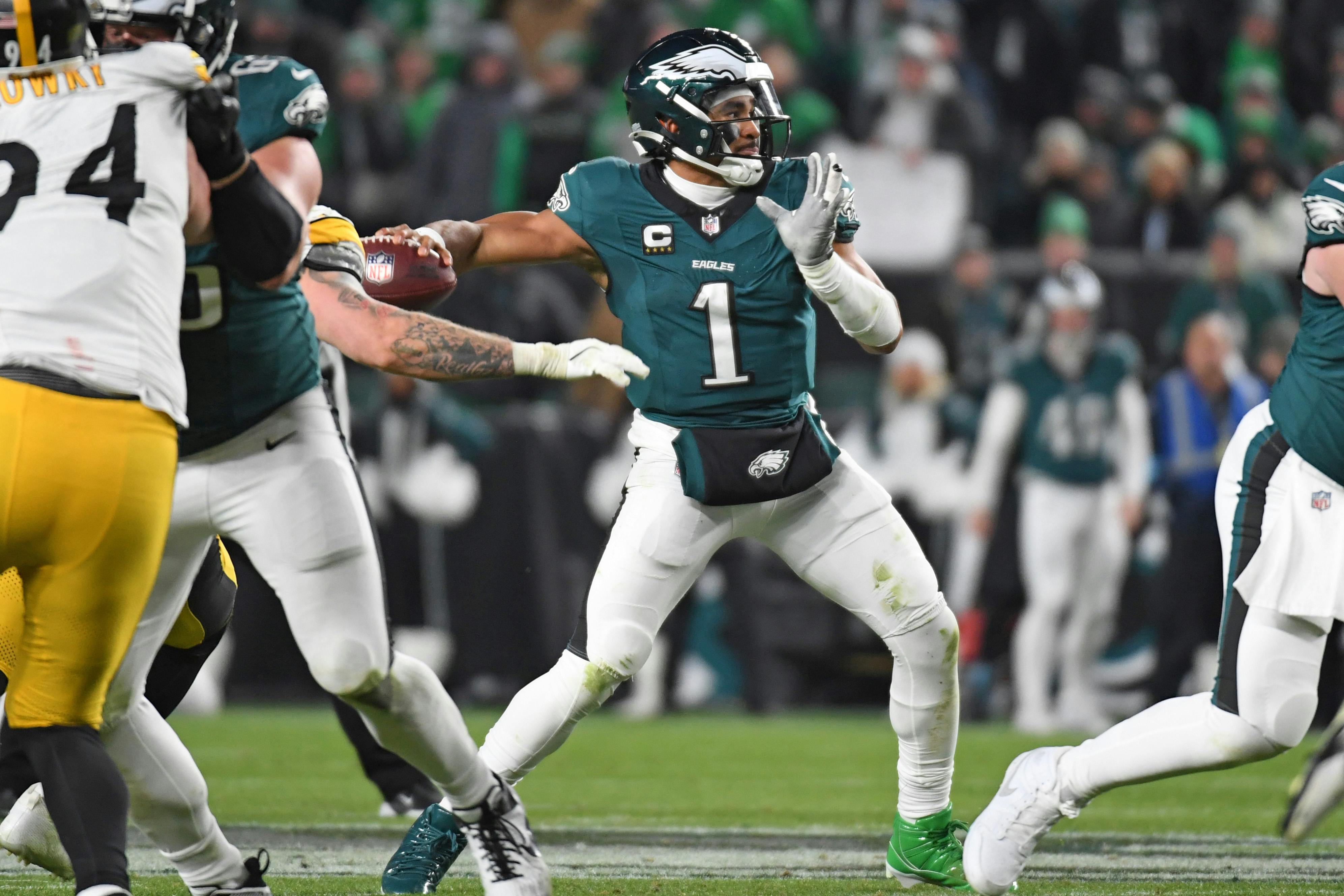 Philadelphia Eagles quarterback Jalen Hurts throws a pass against the Pittsburgh Steelers as we analyze the 2025 Super Bowl odds. 